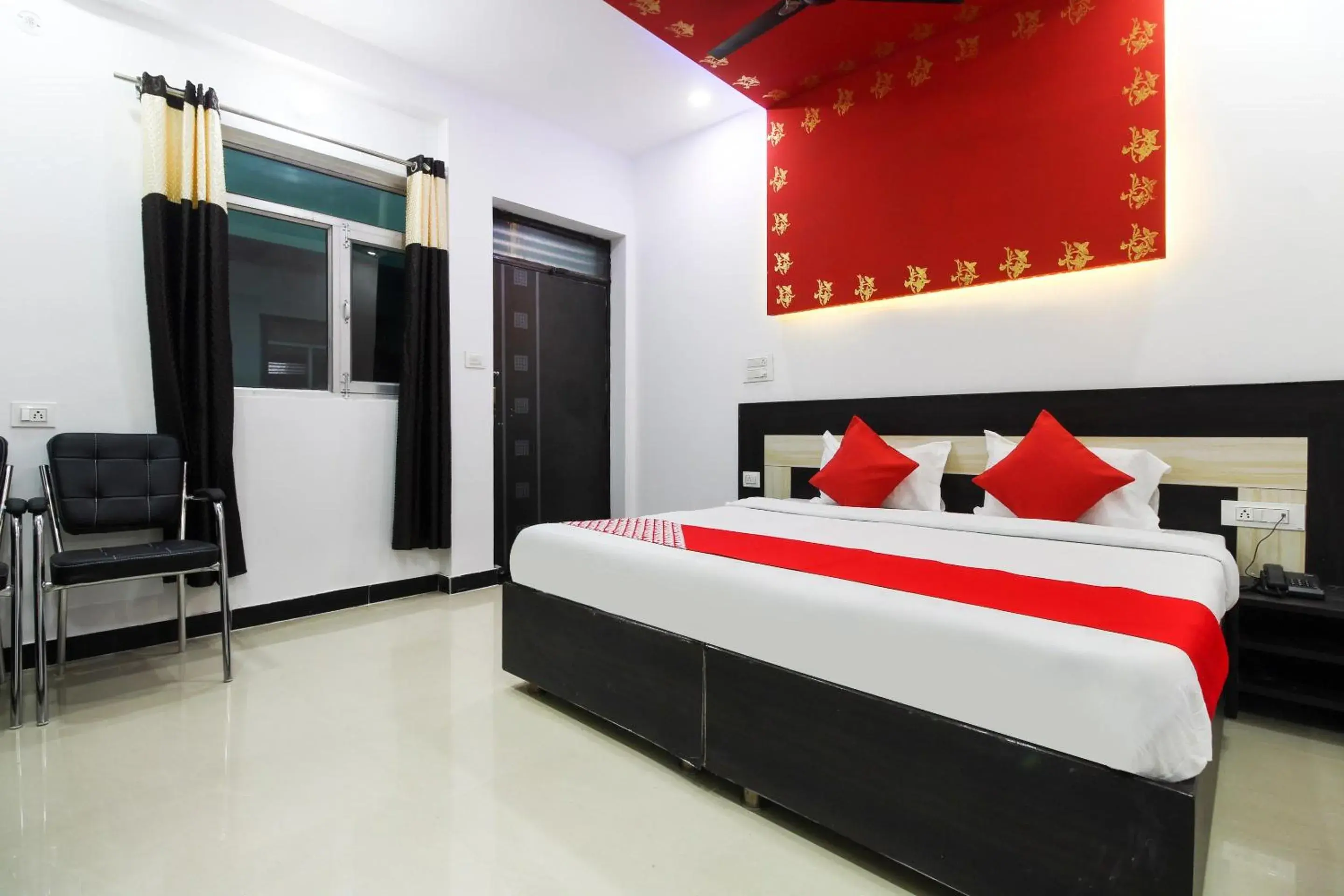 Bedroom, Bed in Taj 3 Star Hotel Agra Near Taj Mahal Bedroom, Bed in Taj 3 Star Hotel Agra Near Taj Mahal