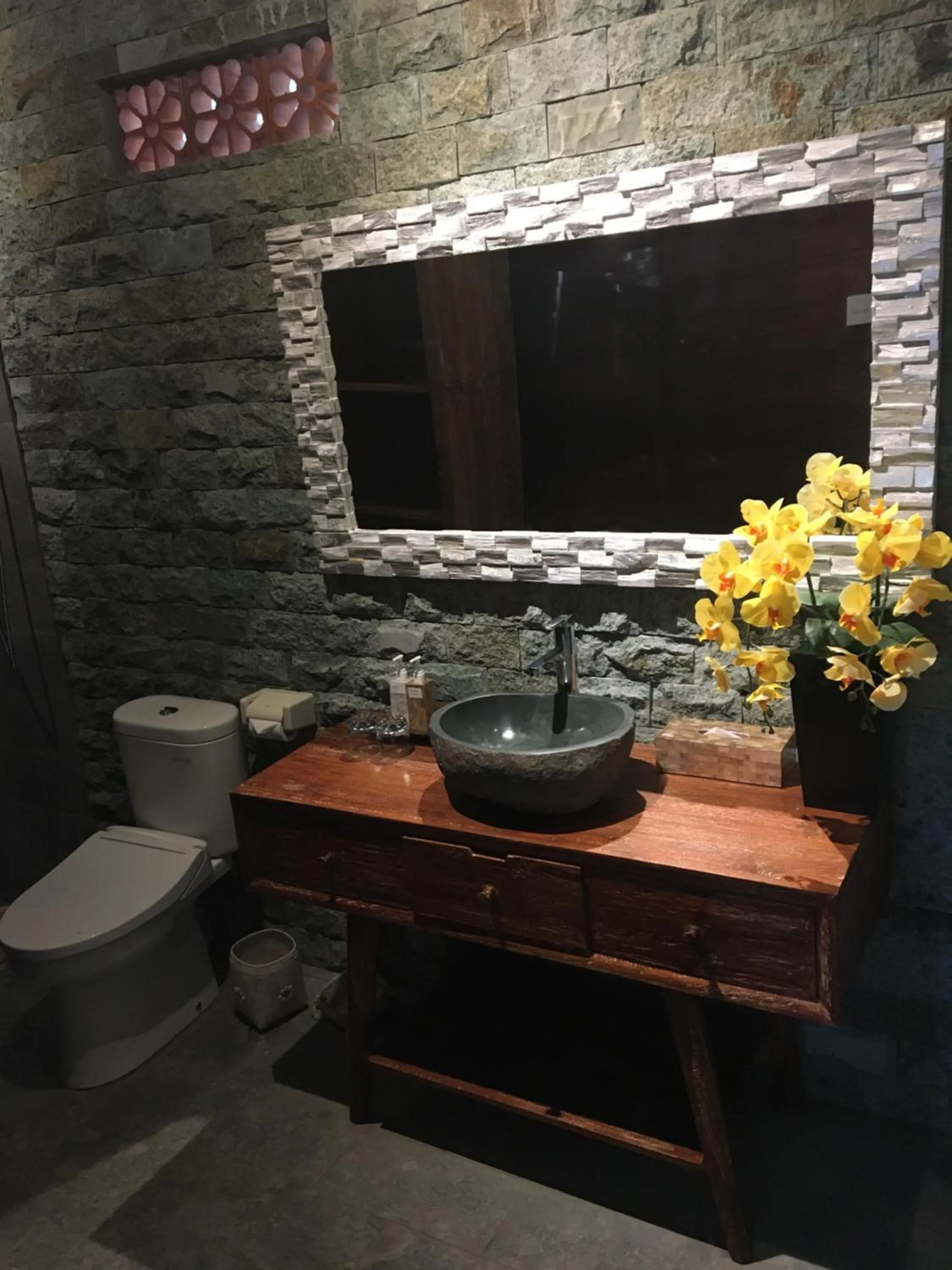 The Jungle Villa Family