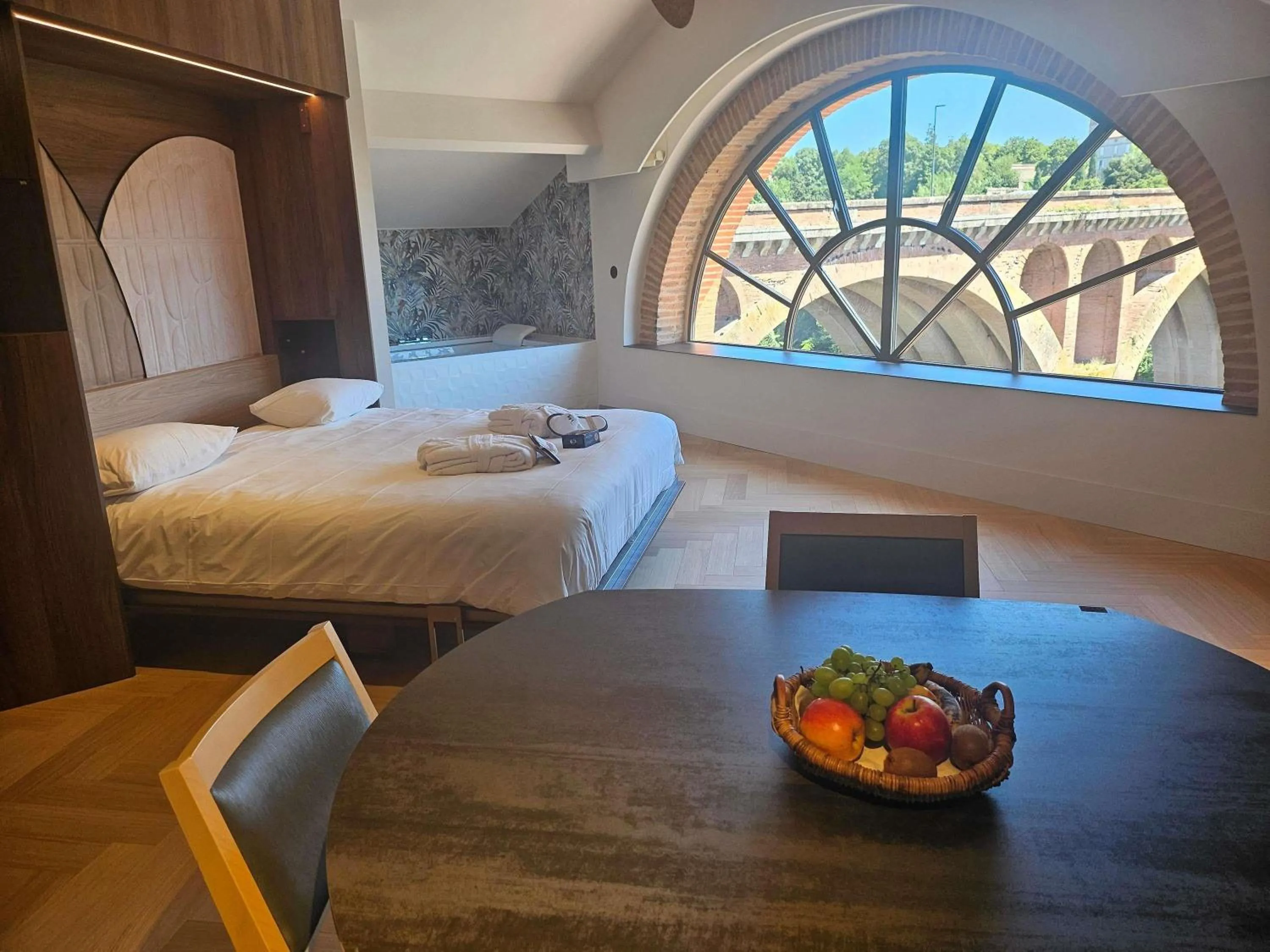 Bedroom, Bed in Mercure Albi Rives du Tarn