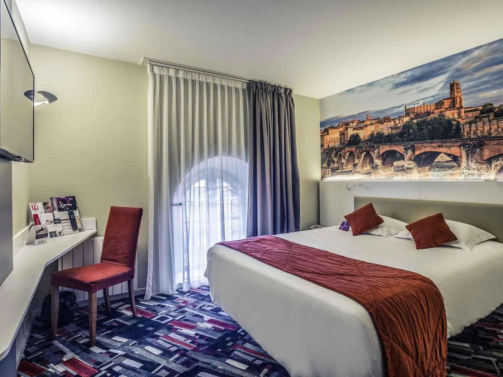 Bedroom, Bed in Mercure Albi Rives du Tarn