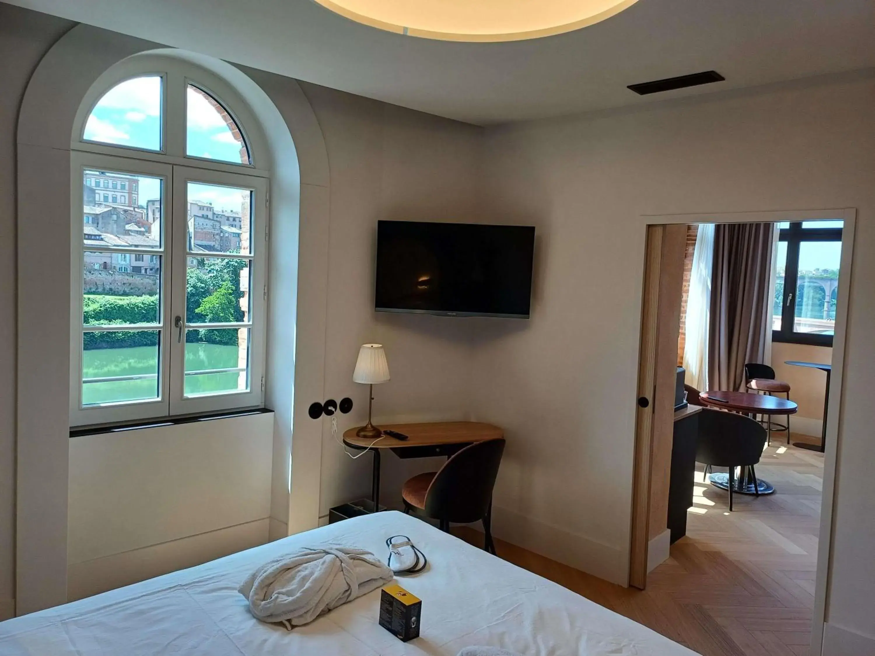 Bedroom, Bed in Mercure Albi Rives du Tarn Bedroom, Bed in Mercure Albi Rives du Tarn