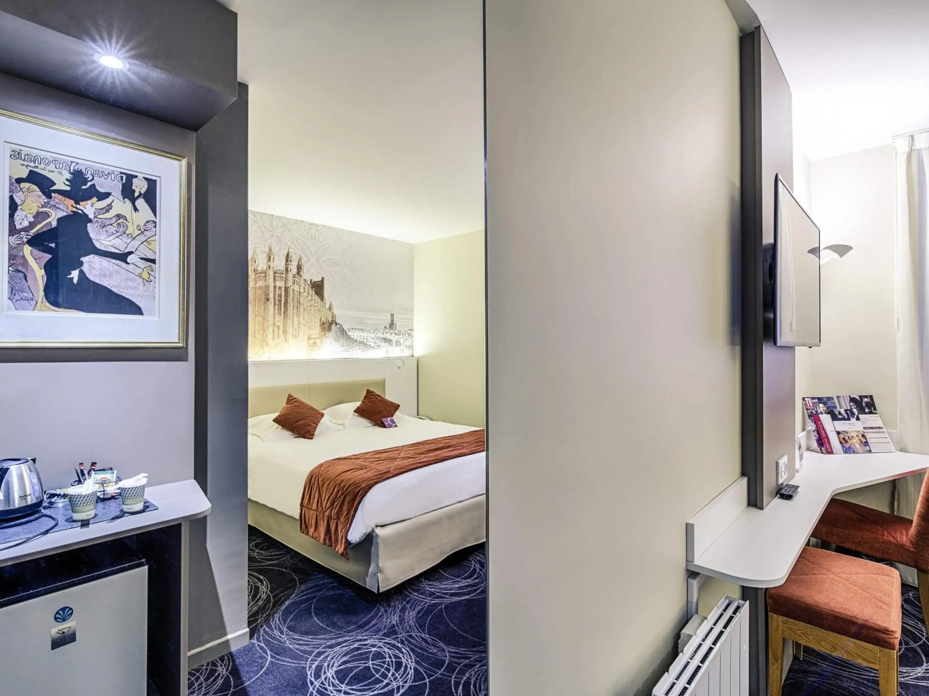 Bedroom, Bed in Mercure Albi Rives du Tarn Bedroom, Bed in Mercure Albi Rives du Tarn