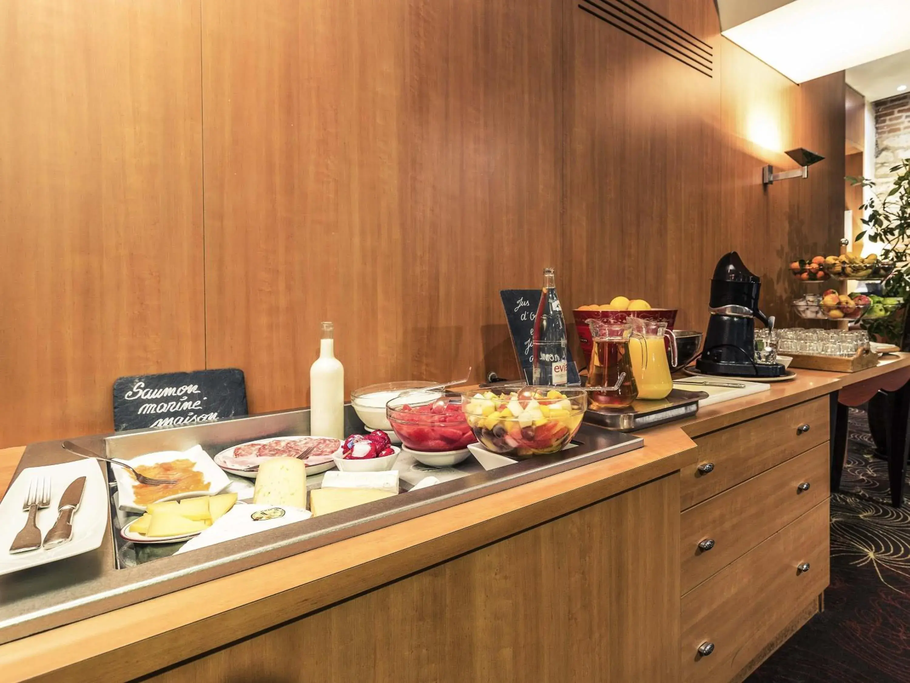 Breakfast in Mercure Albi Rives du Tarn Breakfast in Mercure Albi Rives du Tarn