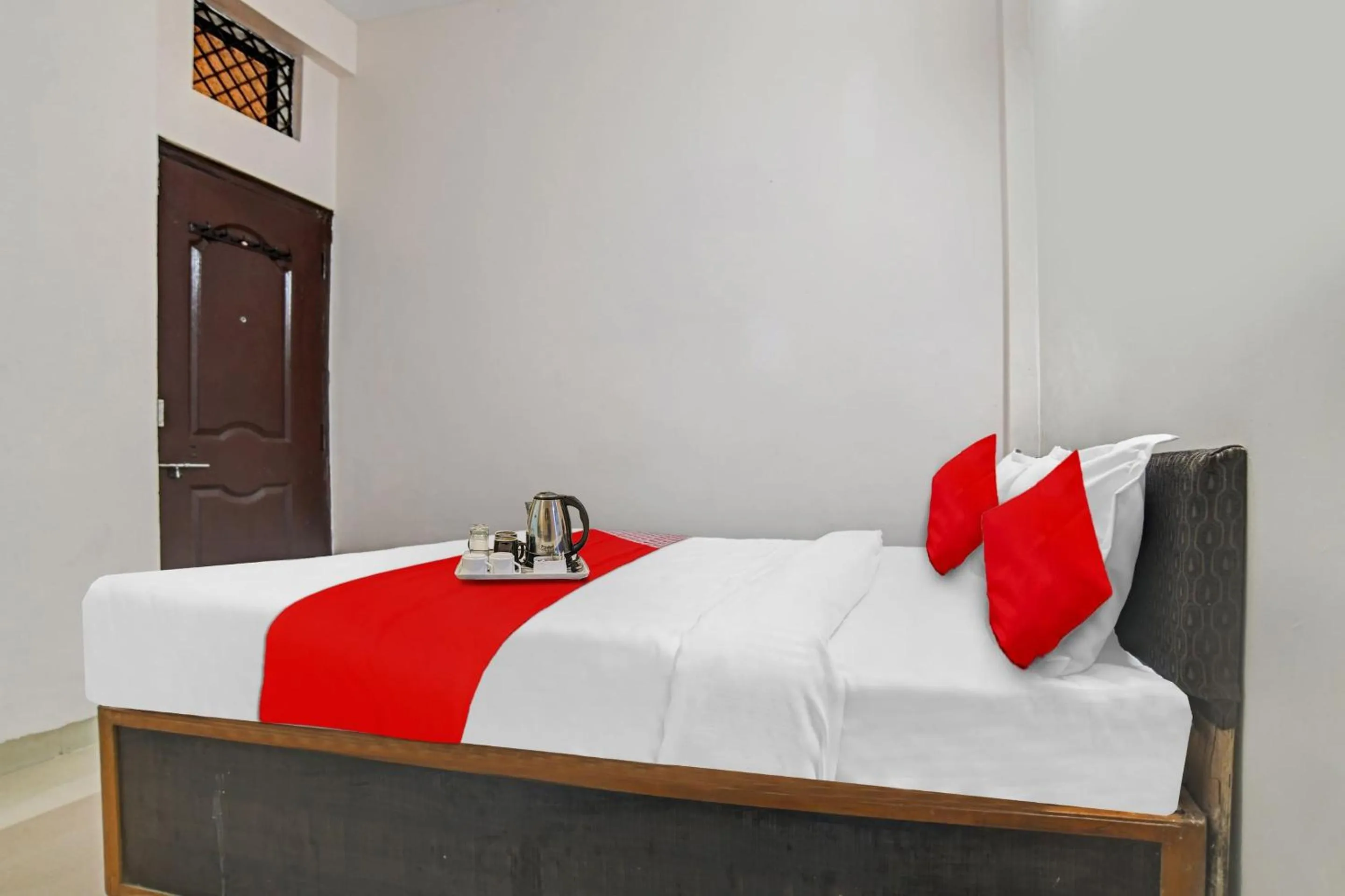 Bedroom, Bed in Hotel O SILVER PEACE