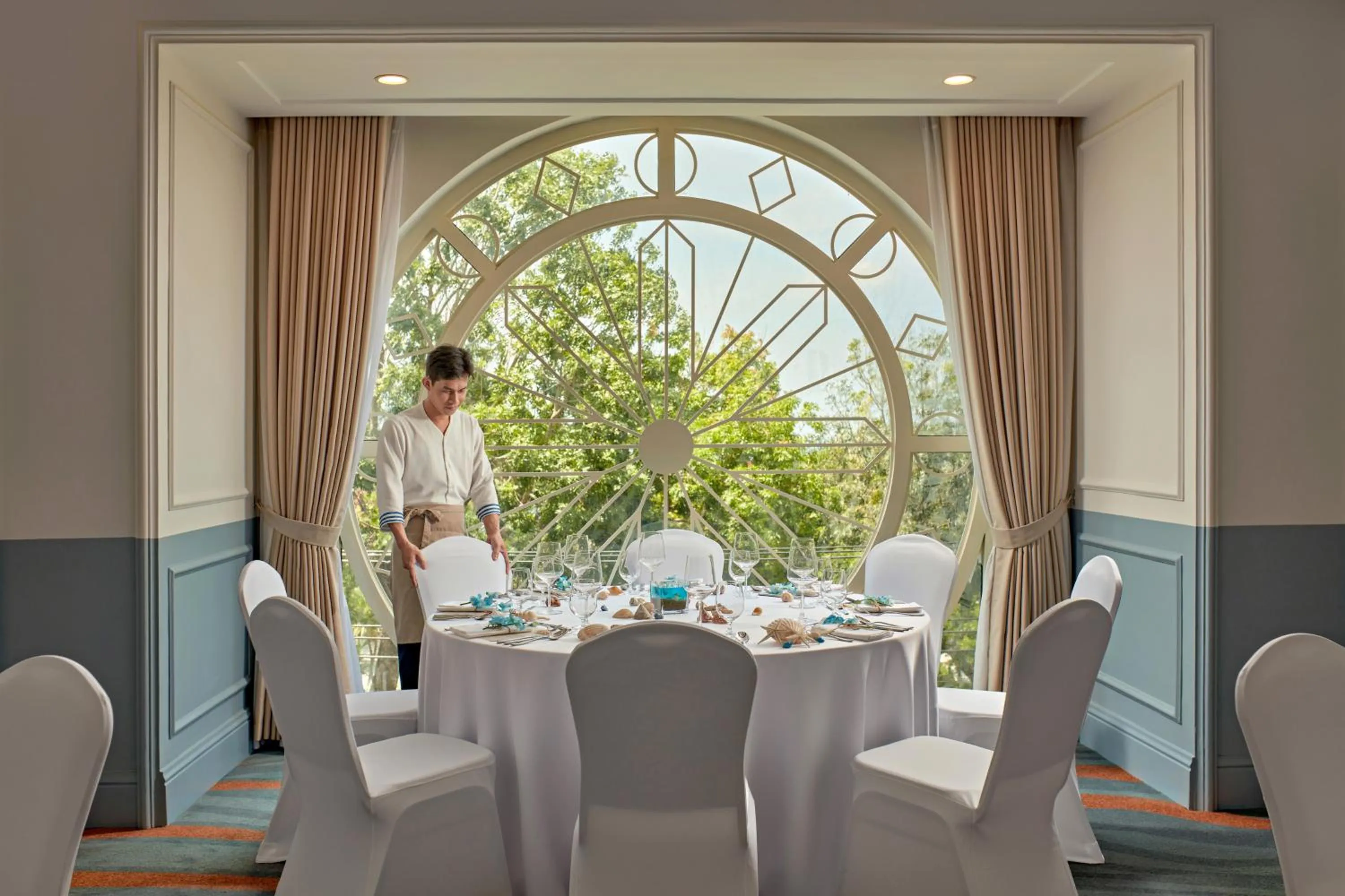 Restaurant/places to eat in Mercure Nha Trang Beach