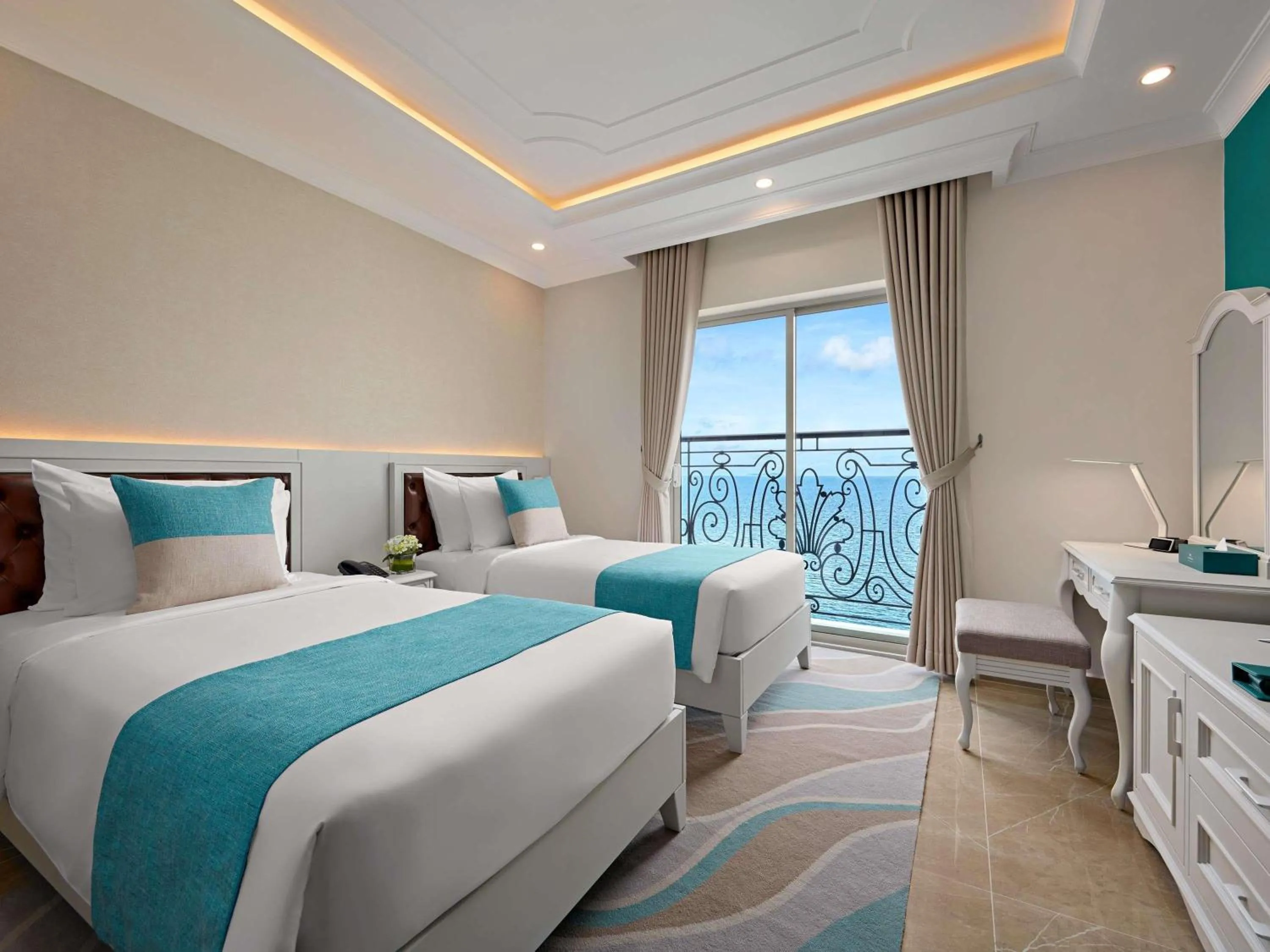 Bedroom, Bed in Mercure Nha Trang Beach