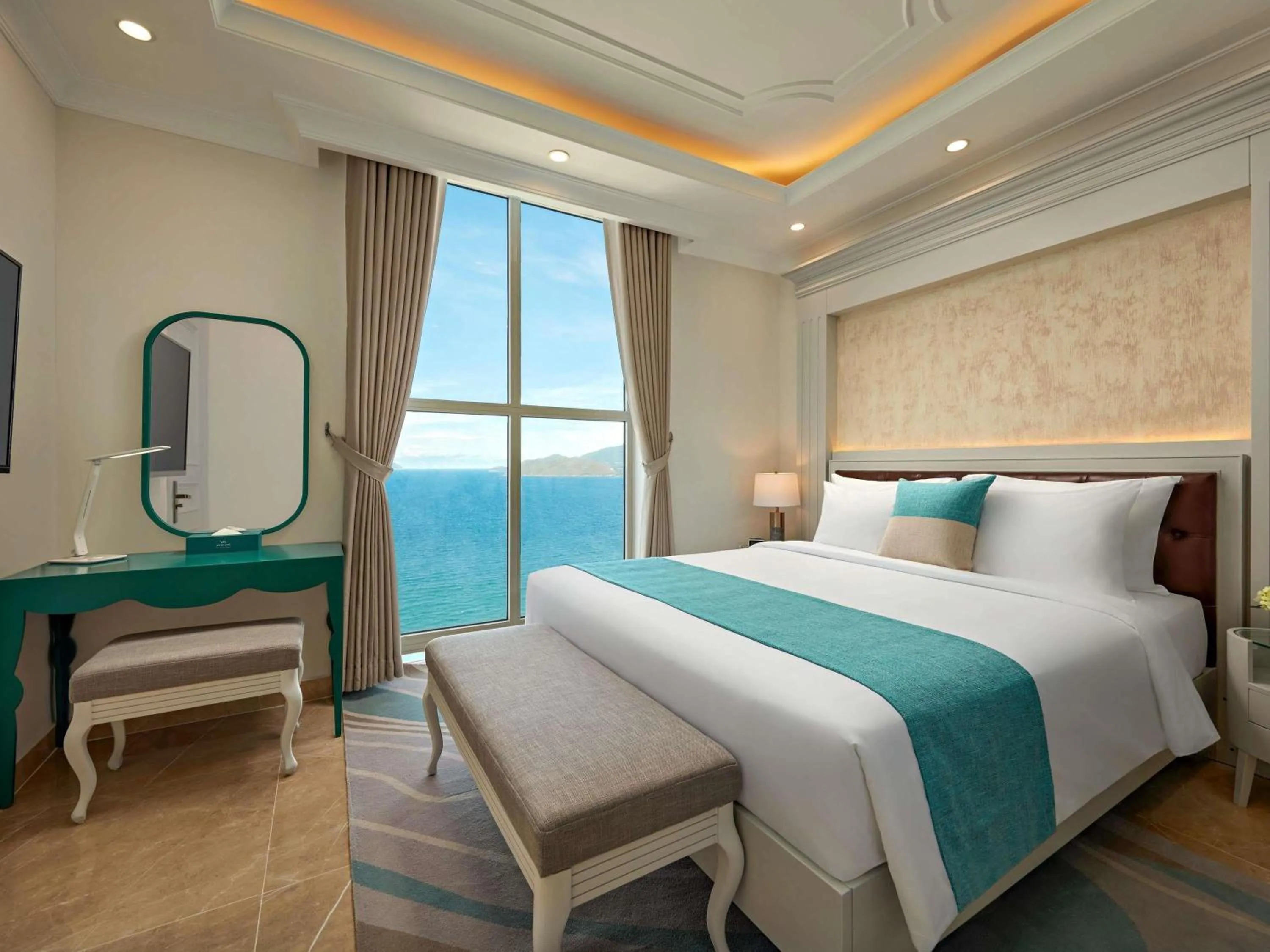 Bedroom, Bed in Mercure Nha Trang Beach