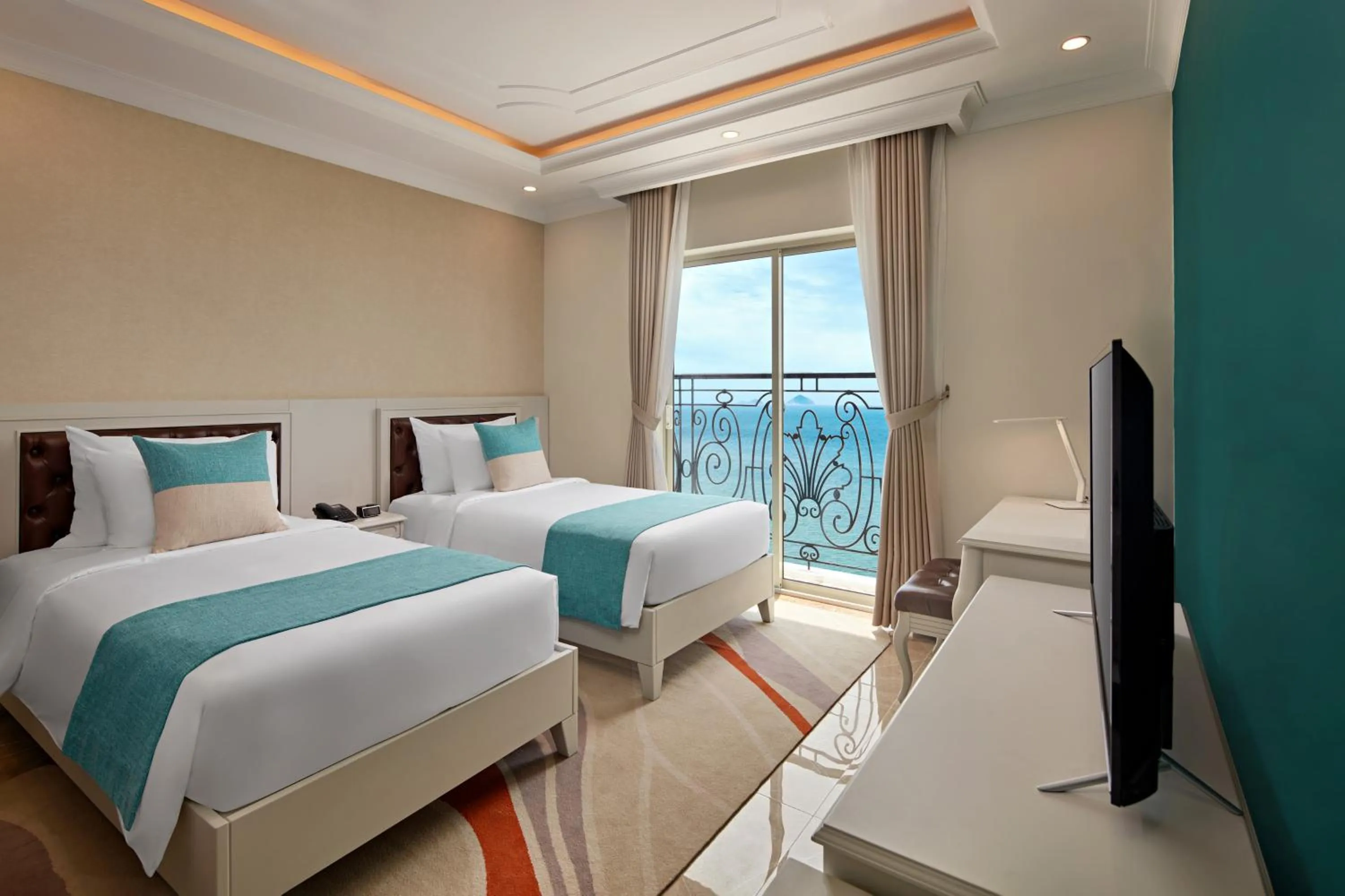 Bedroom, Bed in Mercure Nha Trang Beach