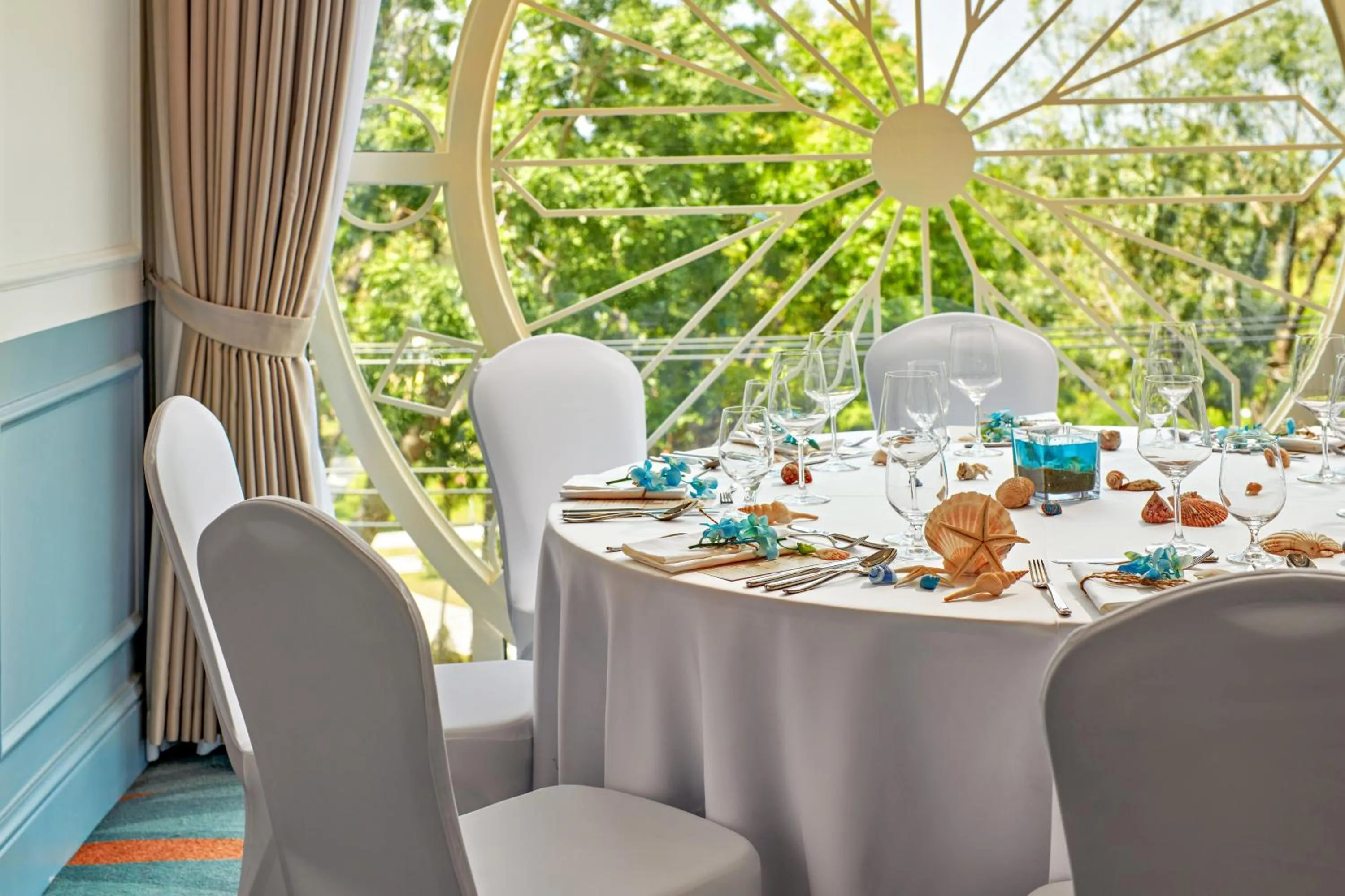 Restaurant/places to eat in Mercure Nha Trang Beach