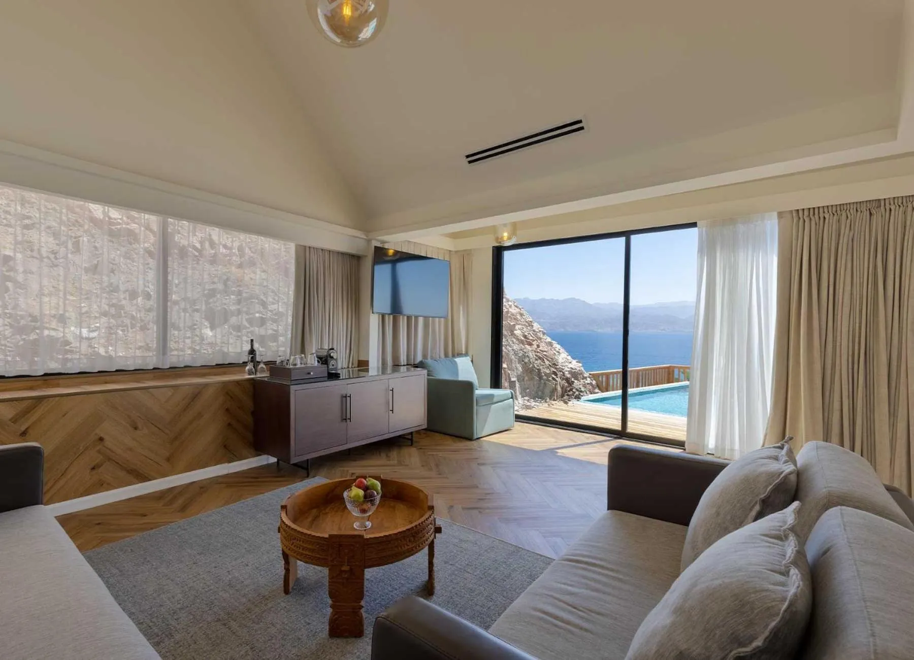 Seating area in Herbert Samuel Royal Shangri-La Eilat