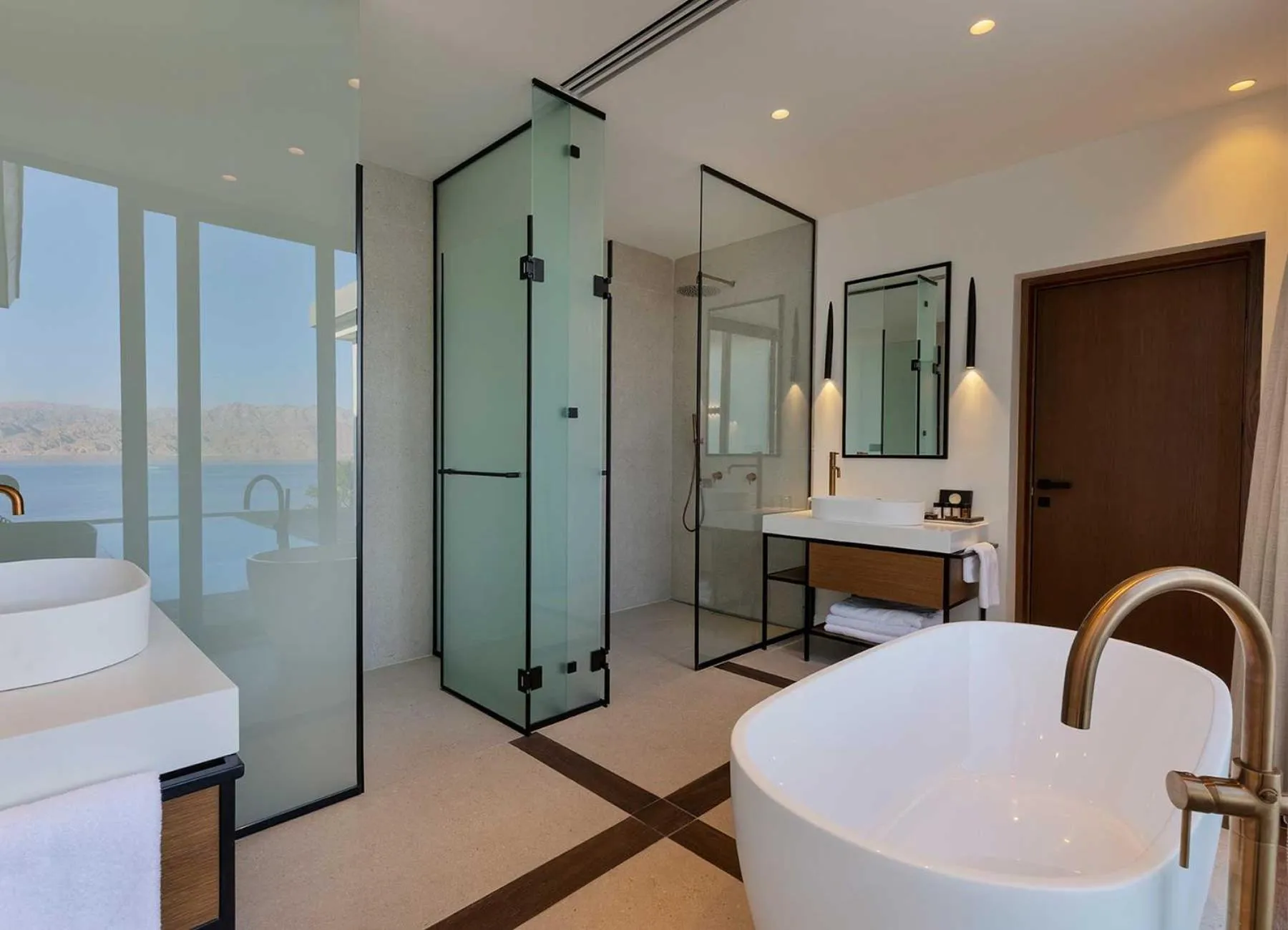 Bath, Bed in Herbert Samuel Royal Shangri-La Eilat