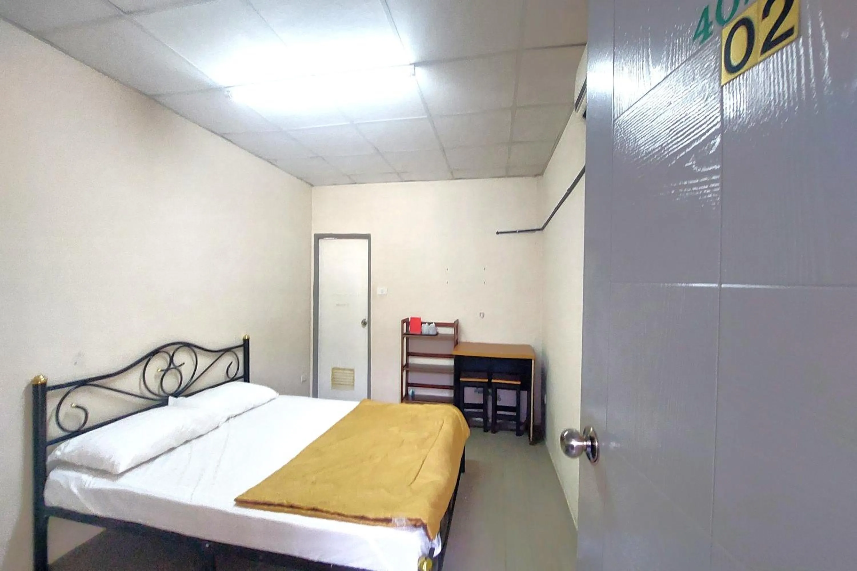 Double Room in Sunshine Apartment