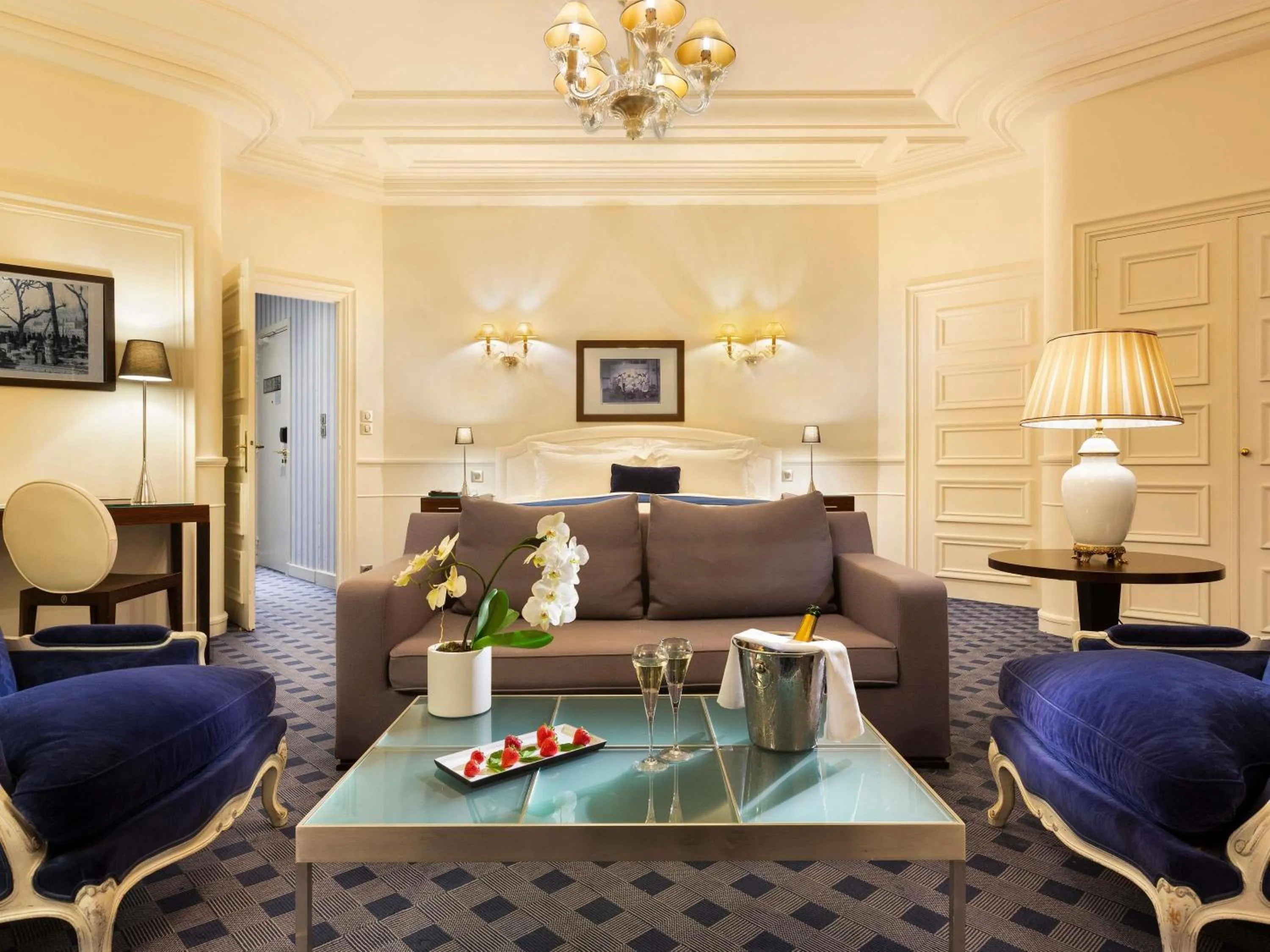 Bedroom in Le Royal Hotel Lyon - MGallery Collection