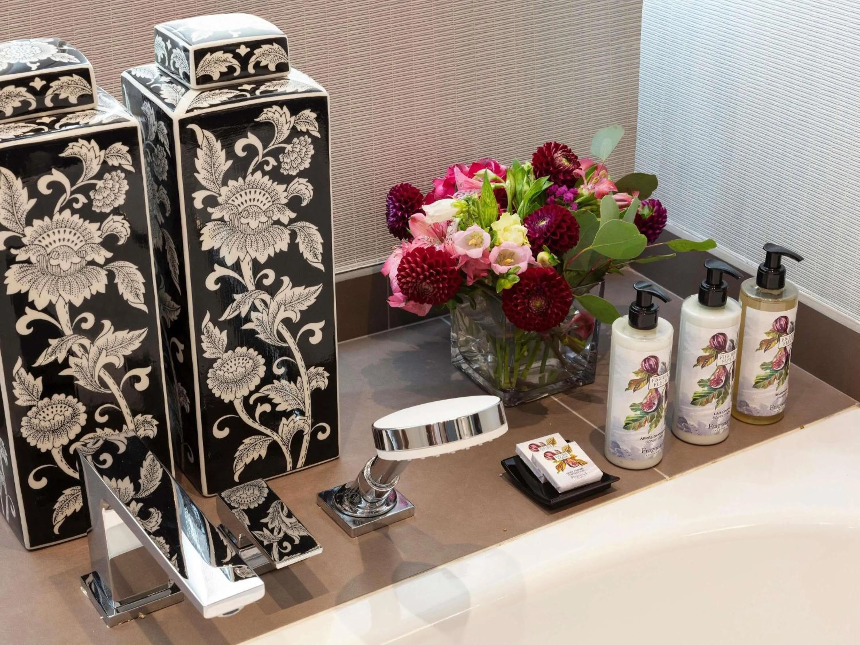 Photo of the whole room in Le Royal Hotel Lyon - MGallery Collection