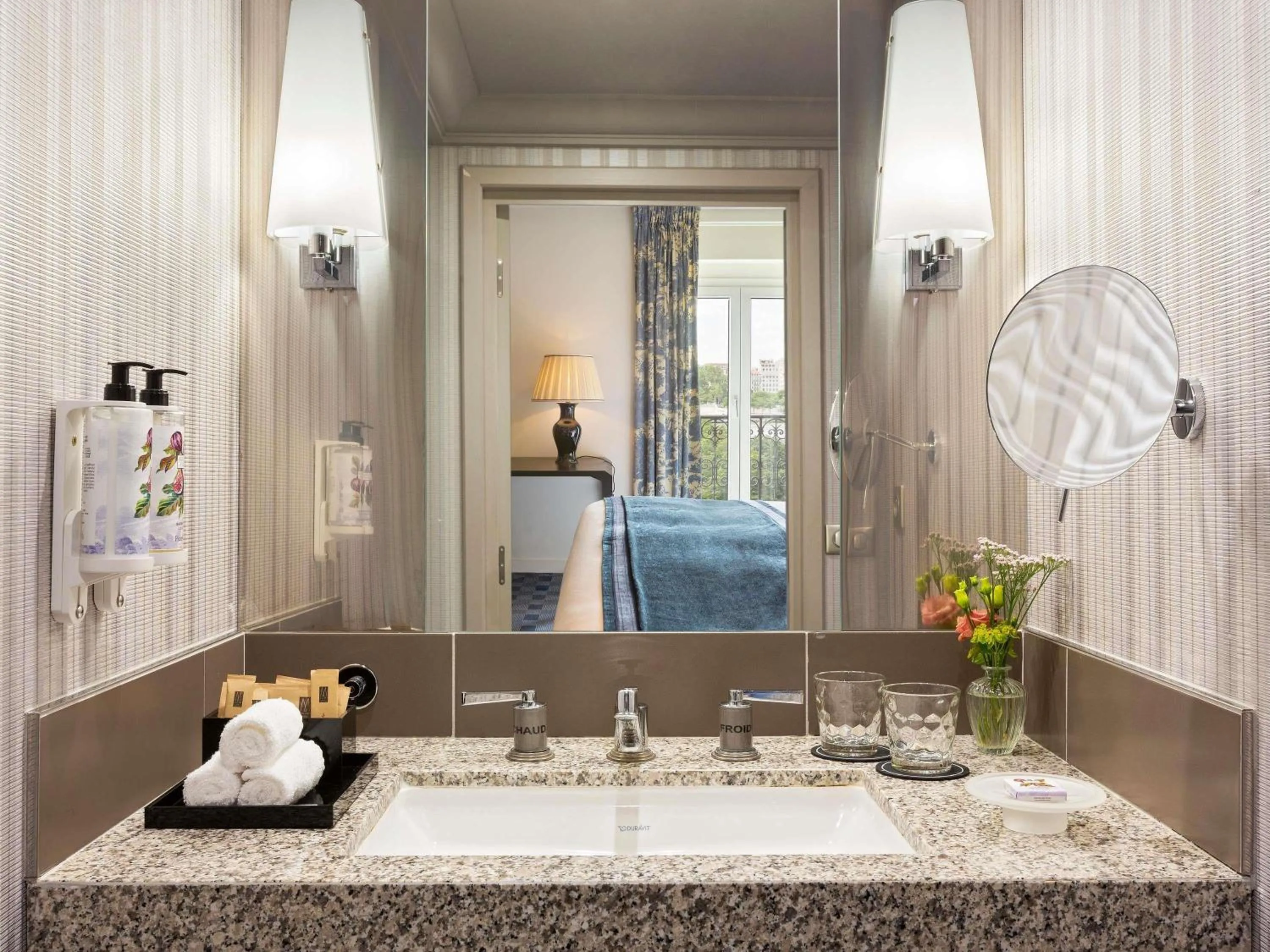 Bedroom in Le Royal Hotel Lyon - MGallery Collection