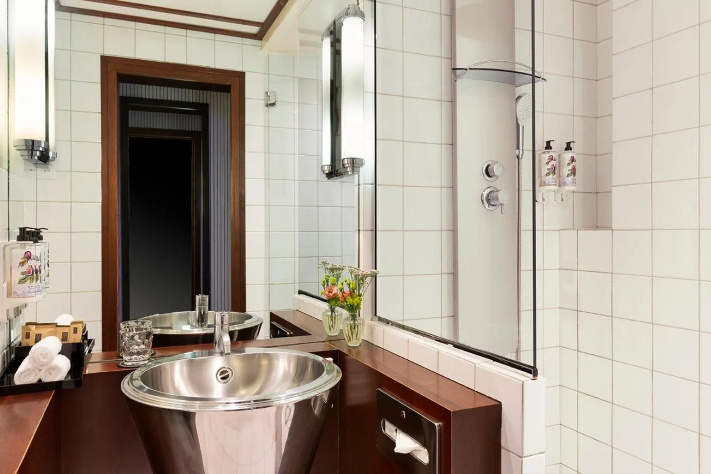 Bedroom in Le Royal Hotel Lyon - MGallery Collection