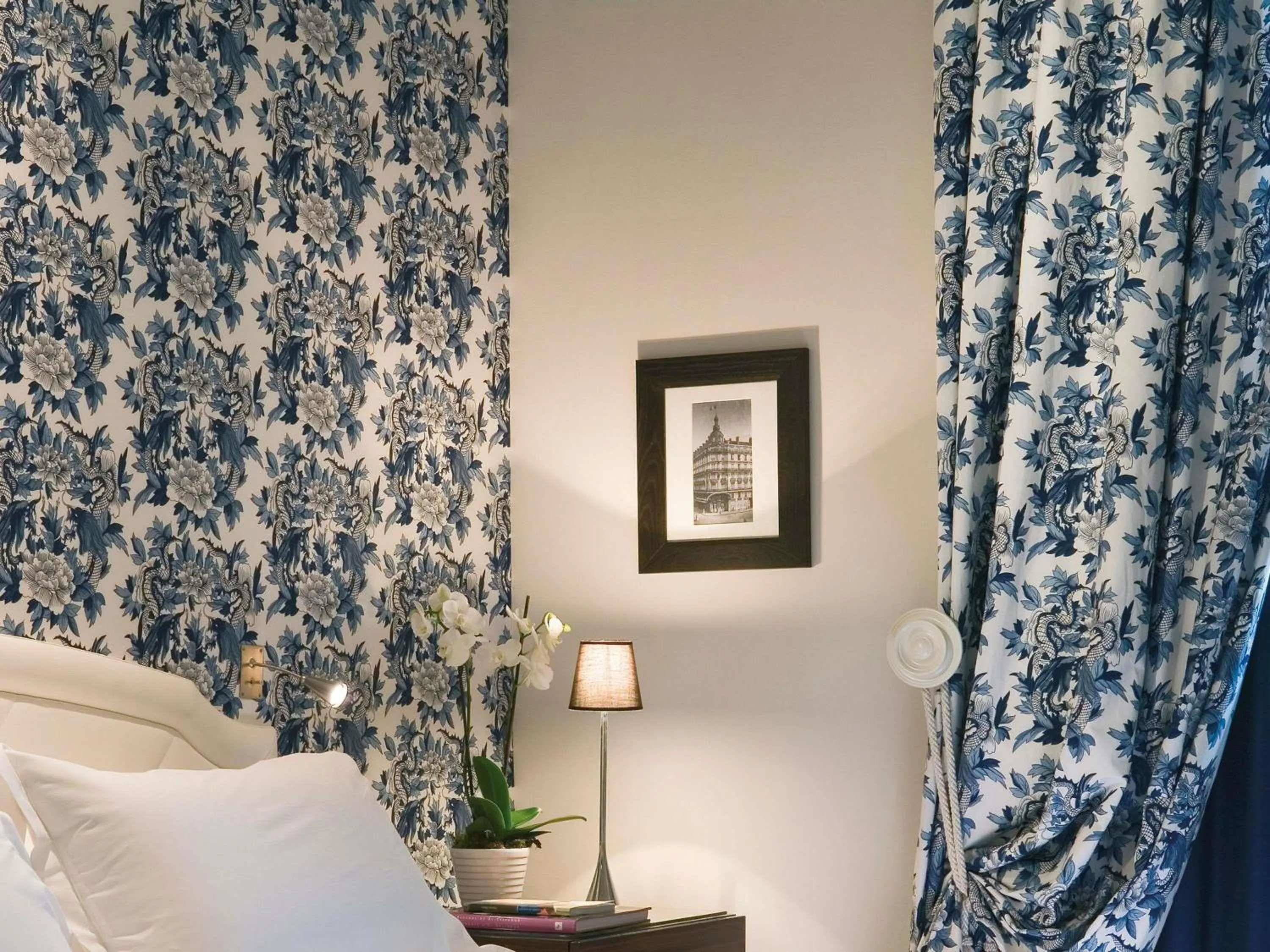 Bedroom, Bed in Le Royal Hotel Lyon - MGallery Collection