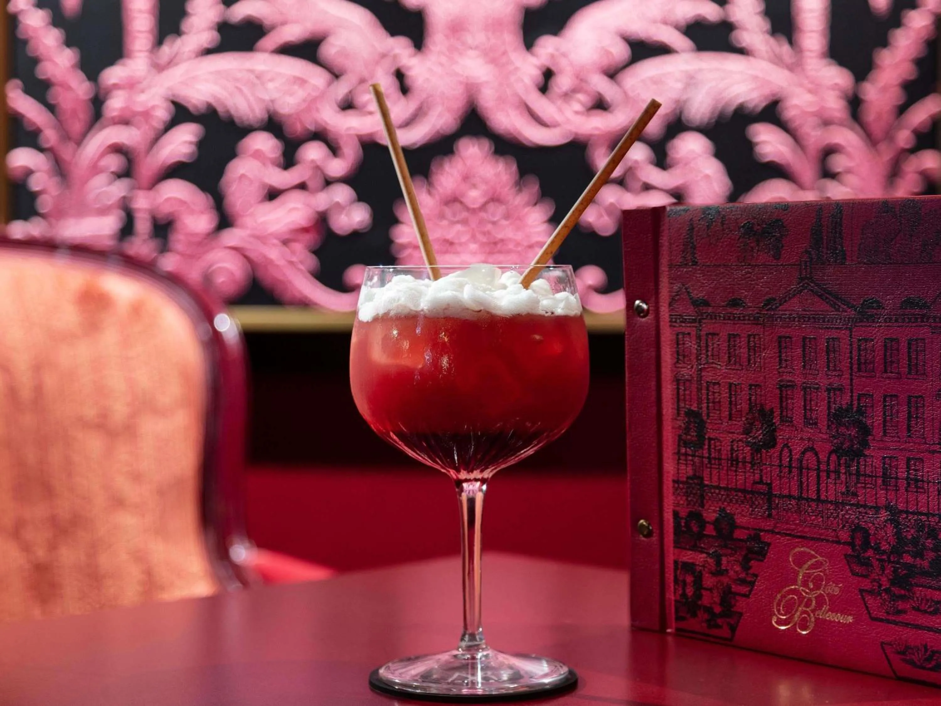 Lounge or bar in Le Royal Hotel Lyon - MGallery Collection