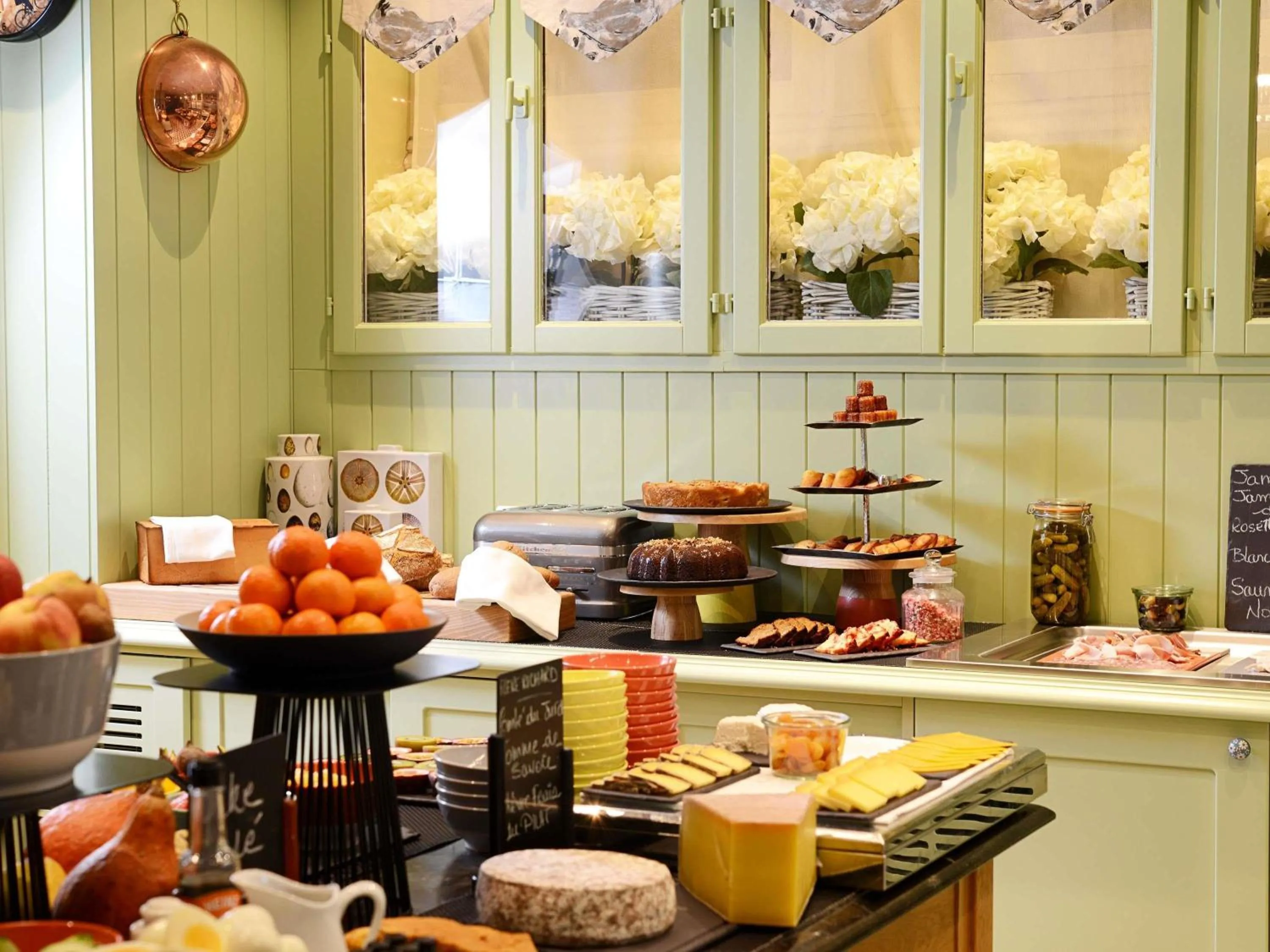 Breakfast in Le Royal Hotel Lyon - MGallery Collection