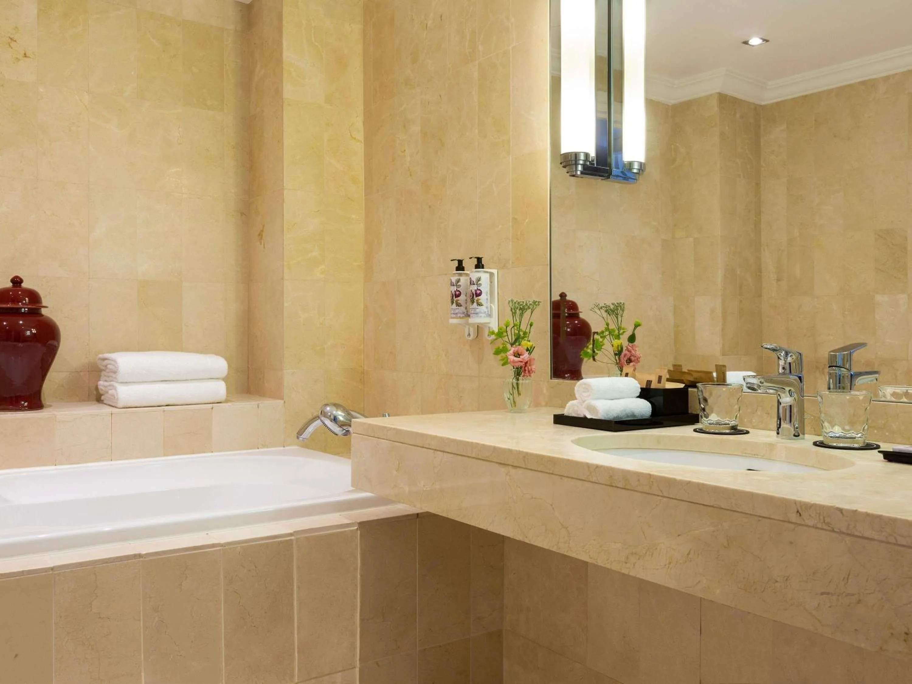 Bedroom in Le Royal Hotel Lyon - MGallery Collection