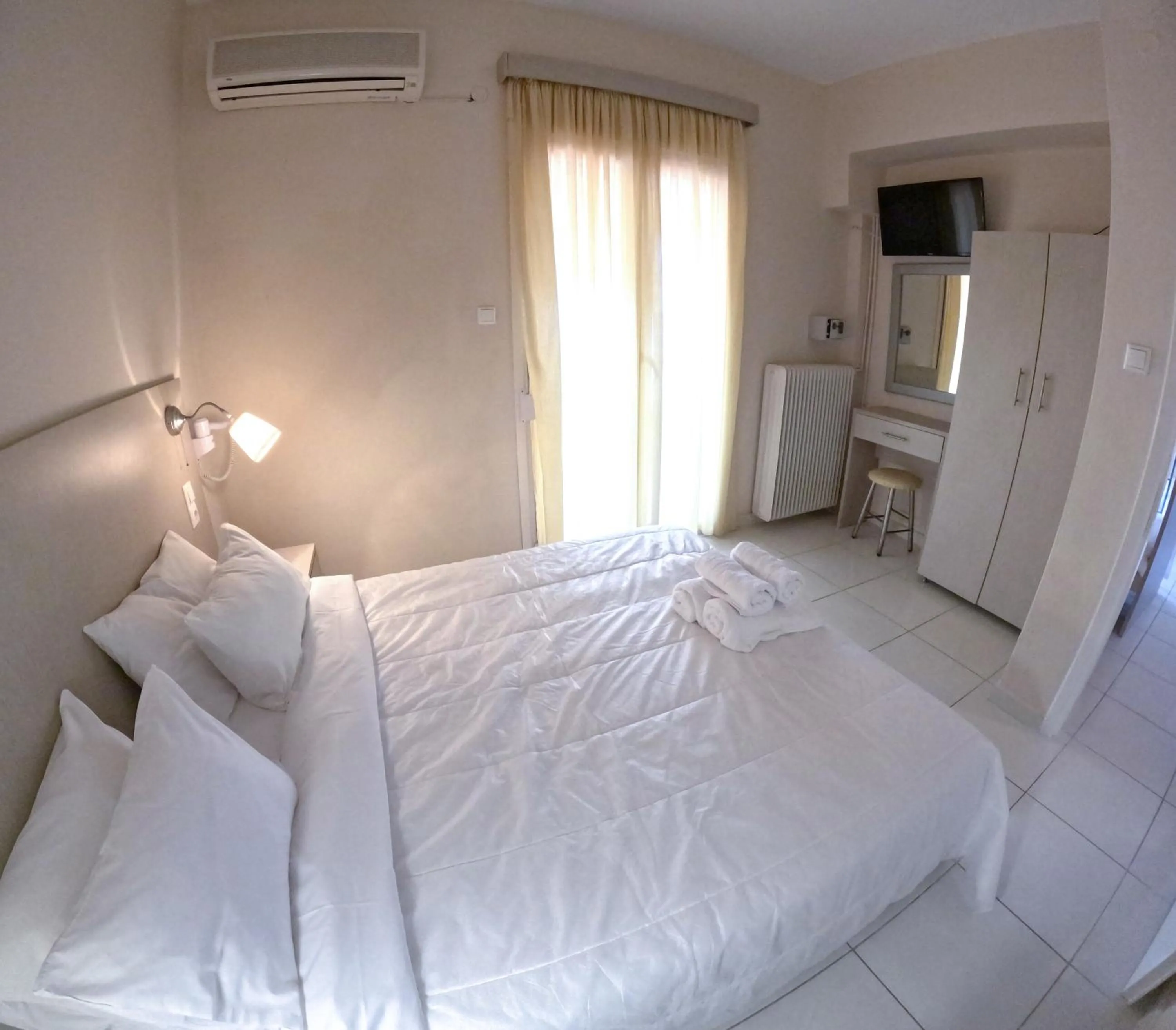 Eleni Kandilari Rooms