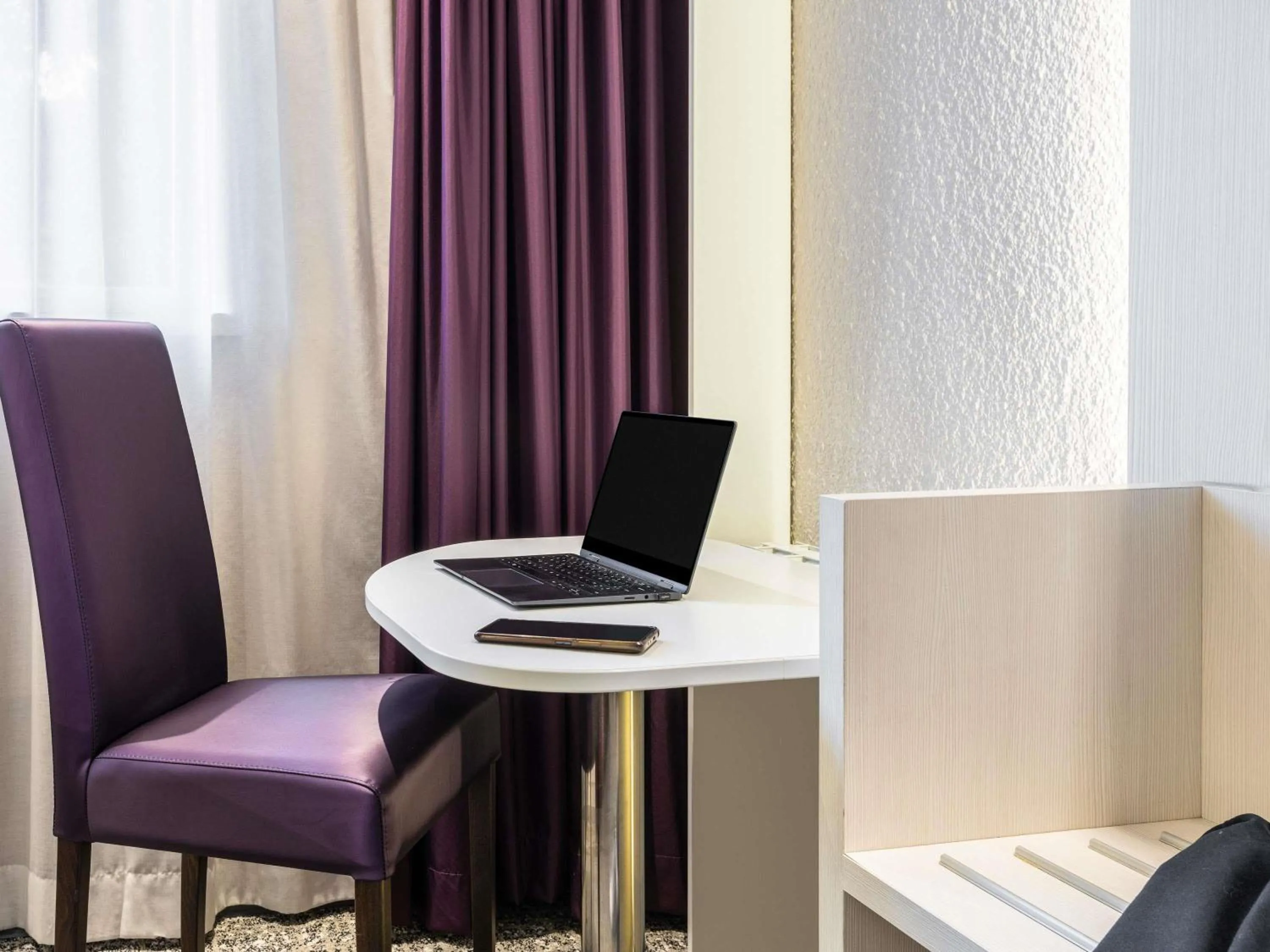 Bedroom in Mercure Strasbourg Aéroport