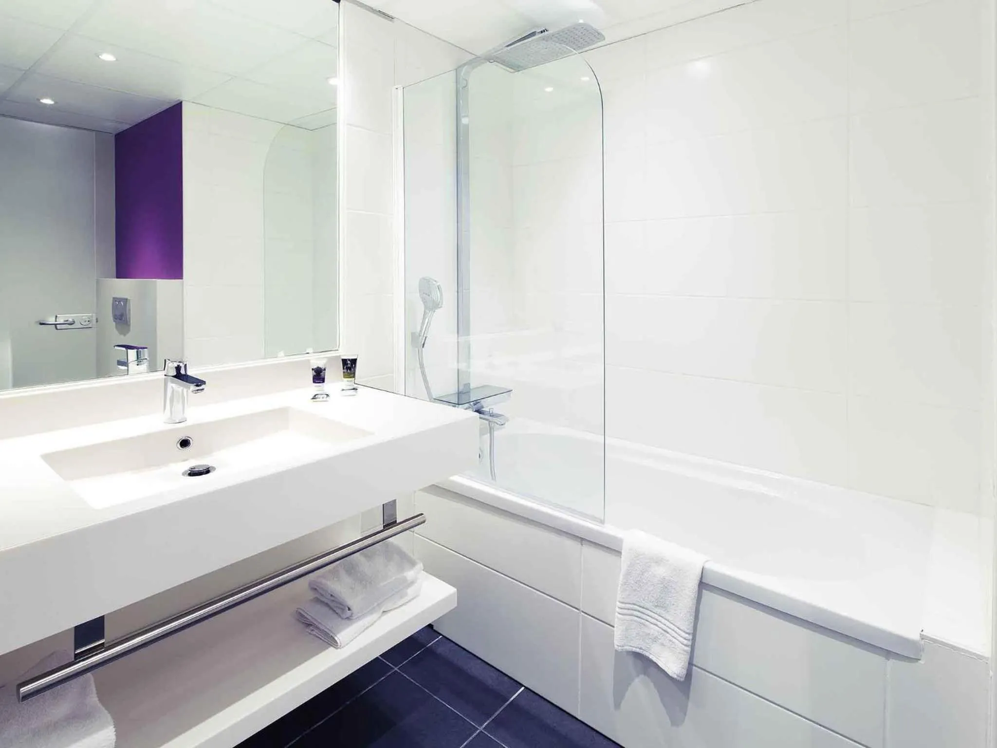 Bedroom in Mercure Strasbourg Aéroport