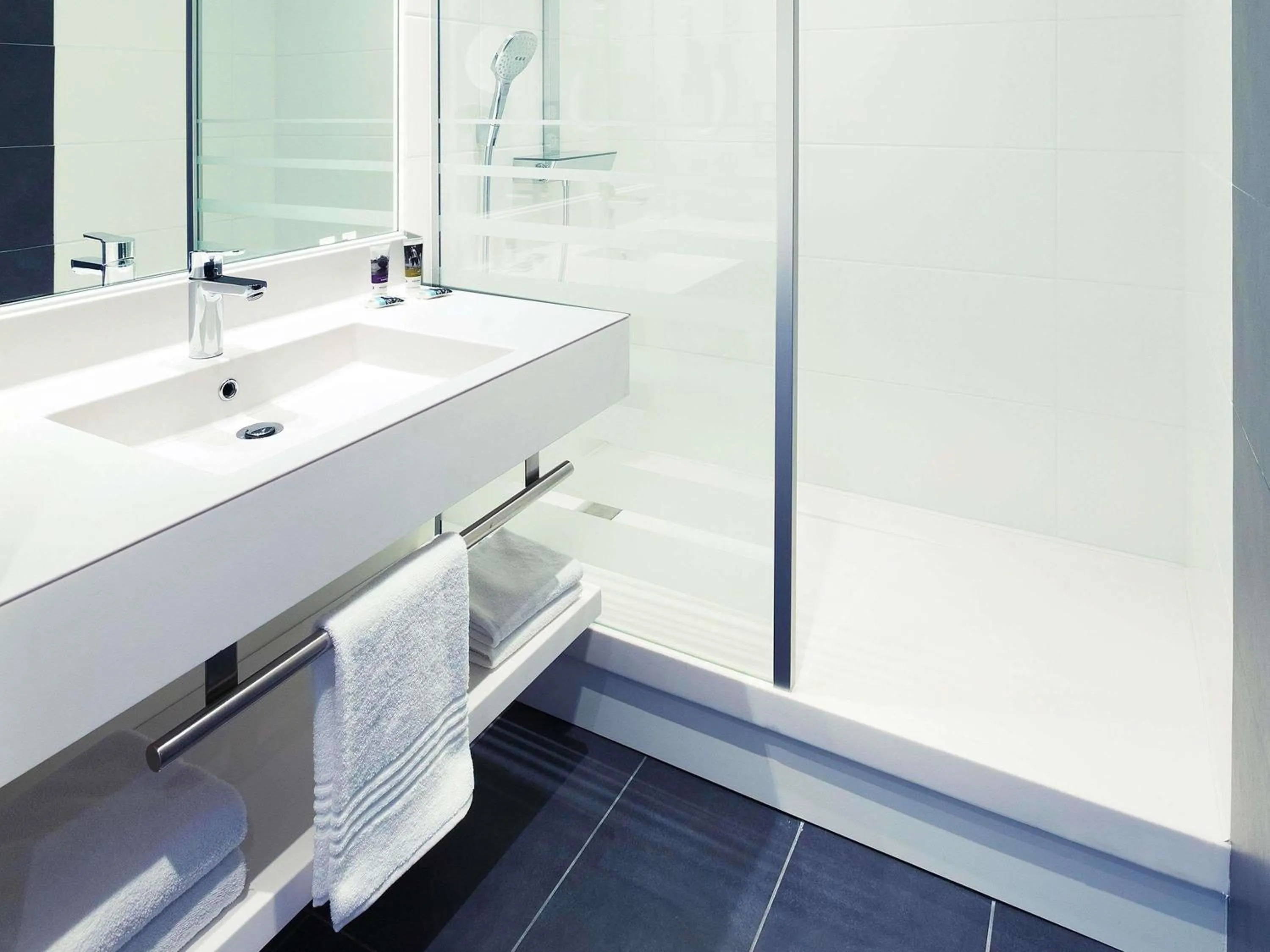 Bedroom in Mercure Strasbourg Aéroport