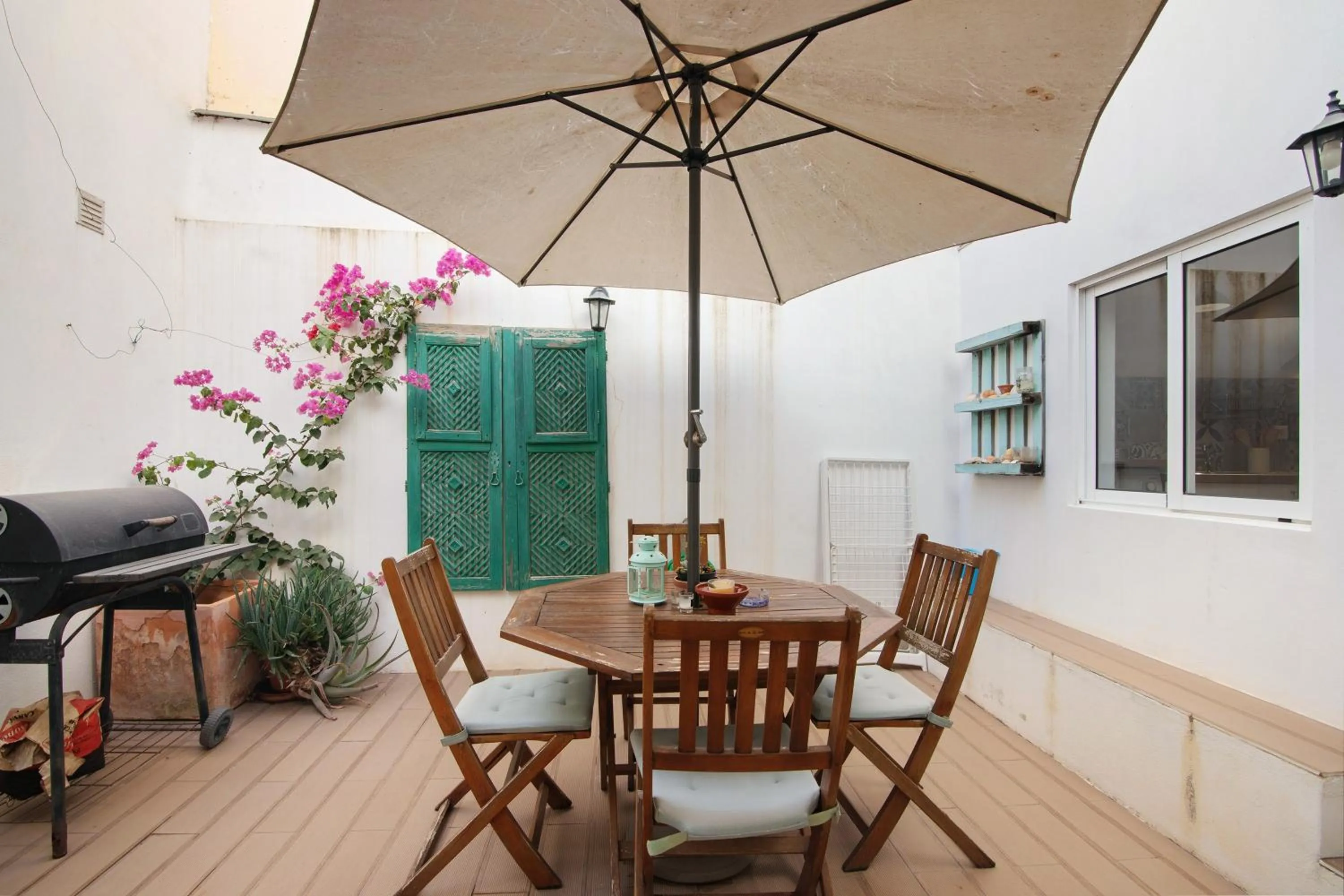 Apartment with Shower in Casa Amarela