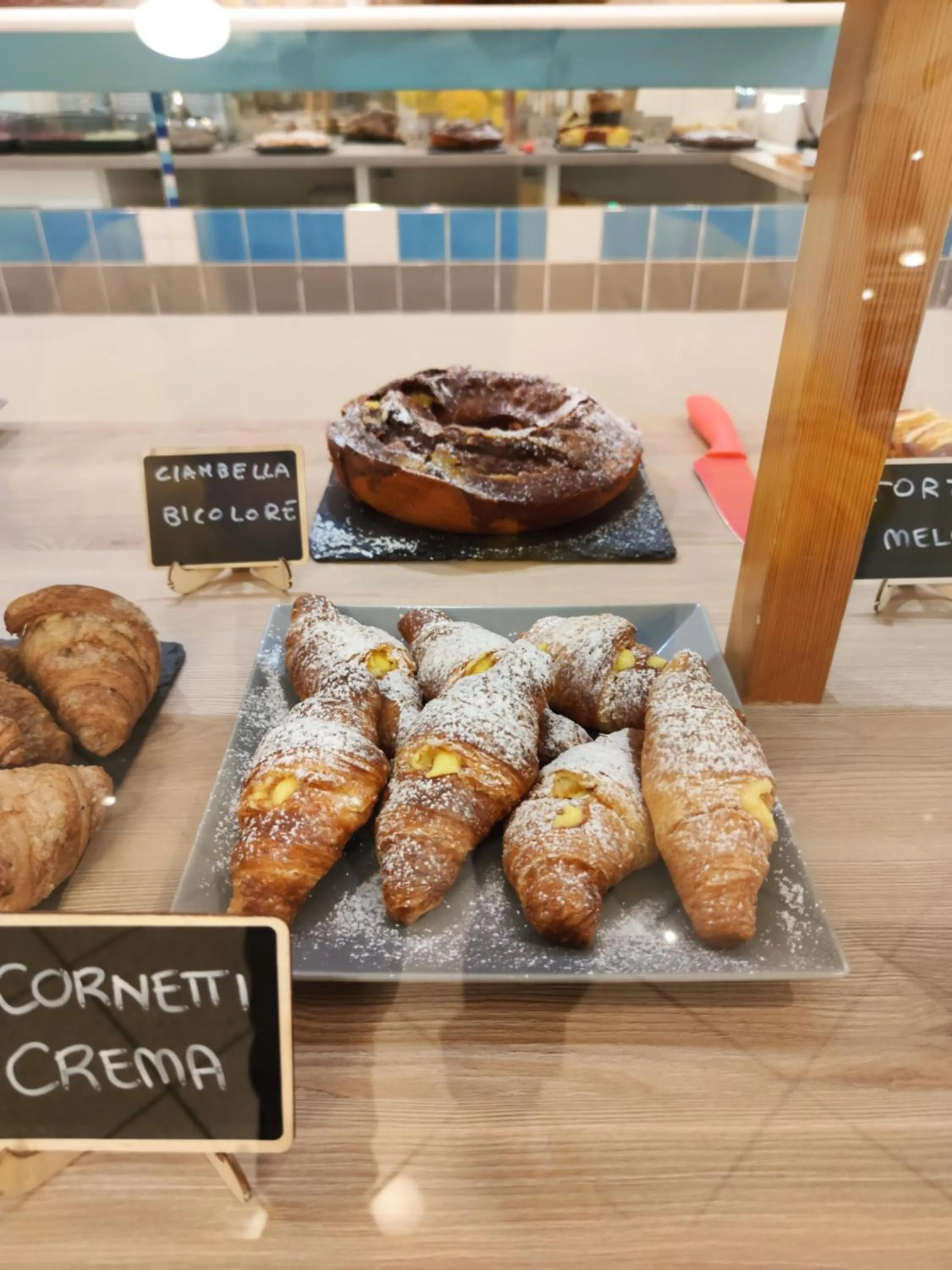 Breakfast in Hotel Adria B&B - Colazione fino alle 12