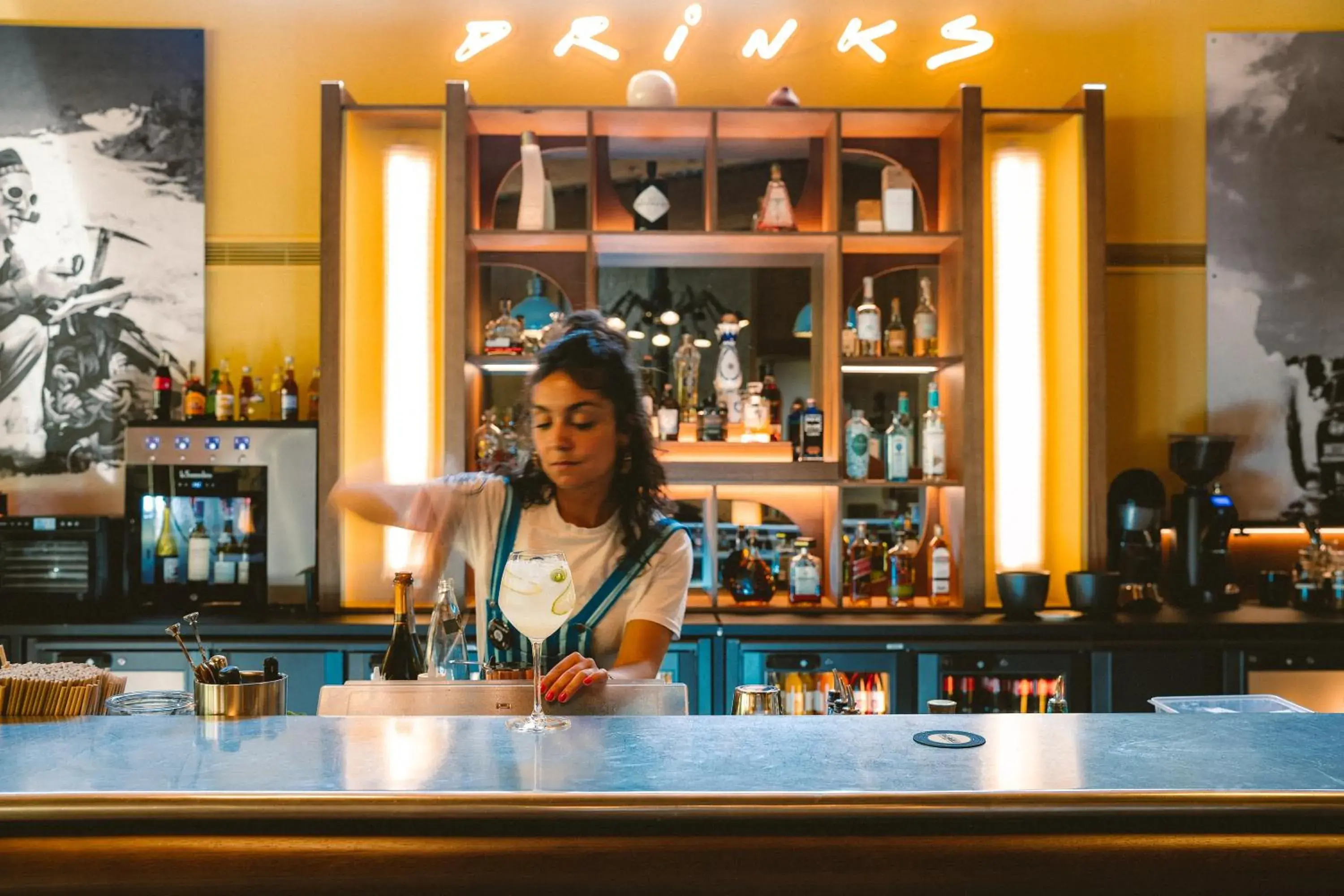 Lounge or bar in Big Sky Hotel & Spa Lounge or bar in Big Sky Hotel & Spa