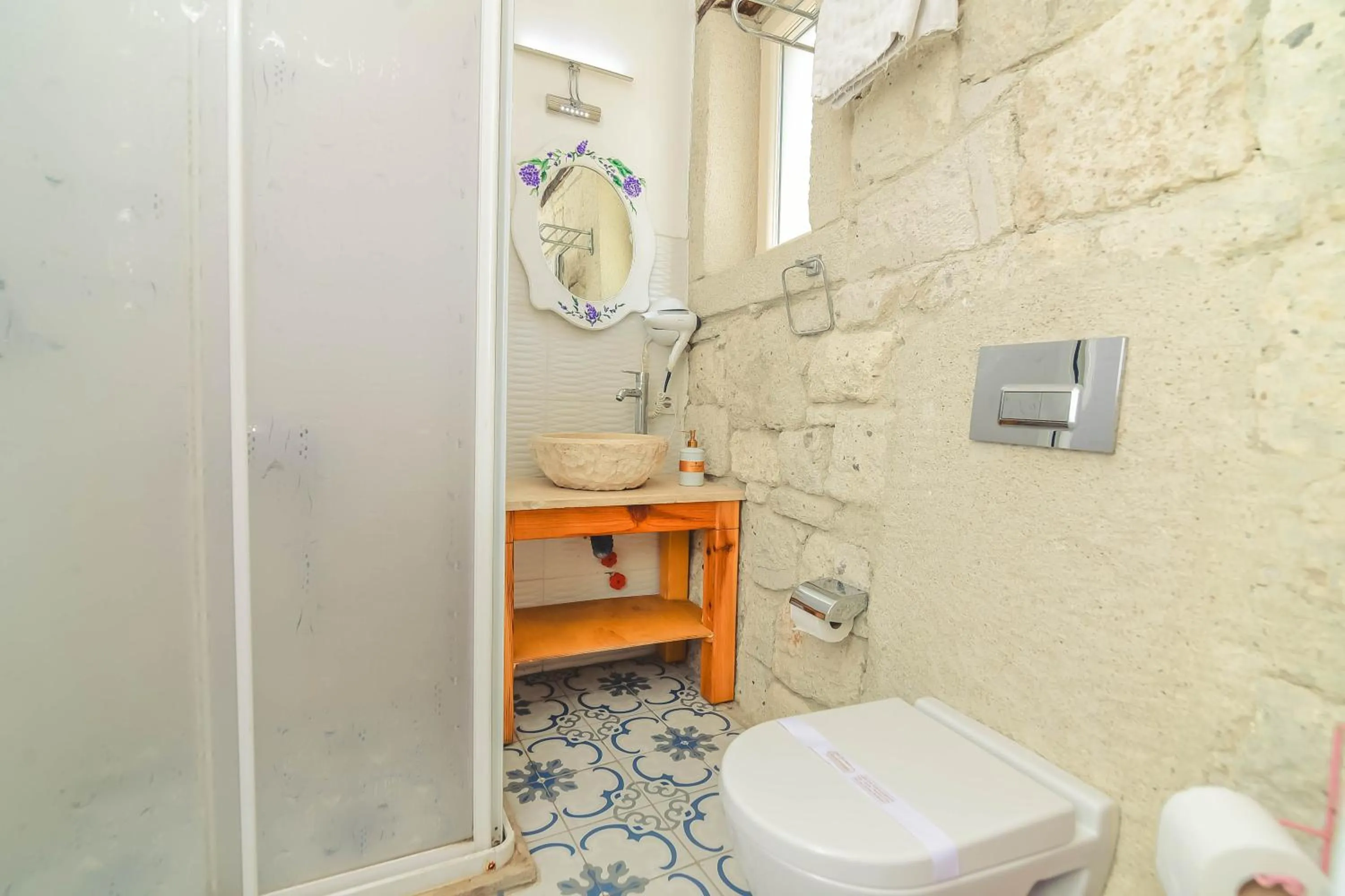 Shower in Alacati Asmali Konak Hotel