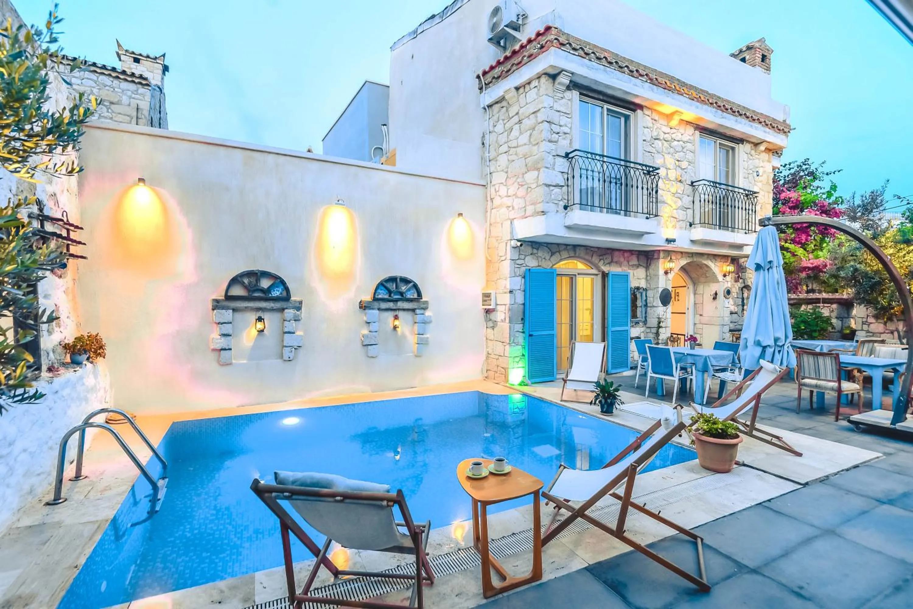Alacati Asmali Konak Hotel