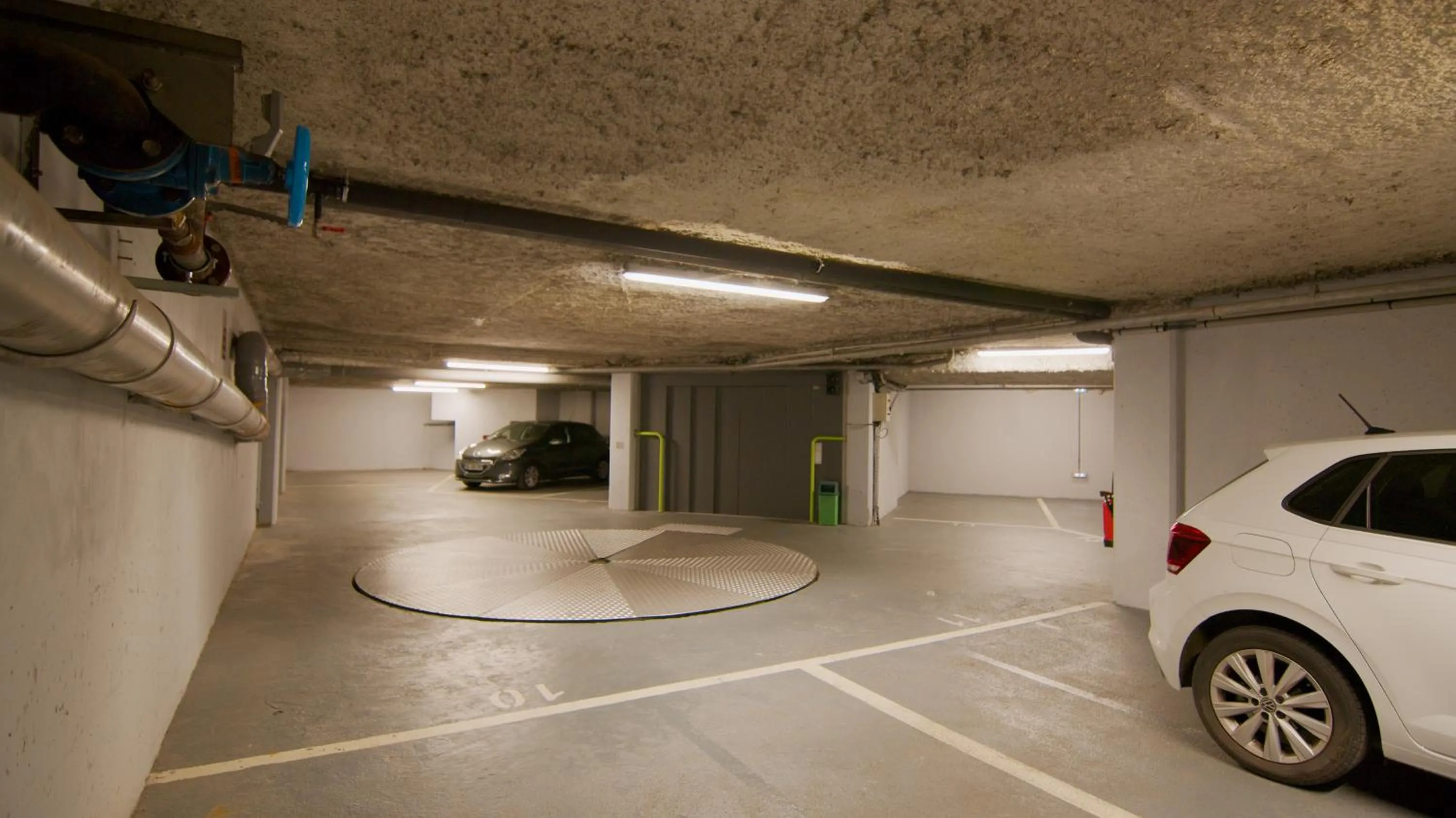 Parking in Best Western Hotel du Pont Wilson