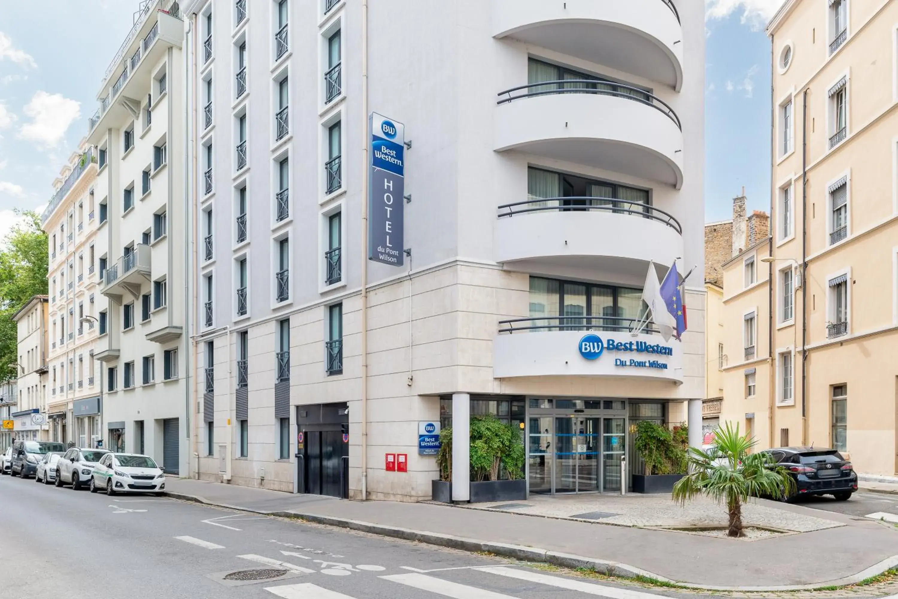 Property building in Best Western Hotel du Pont Wilson Property building in Best Western Hotel du Pont Wilson