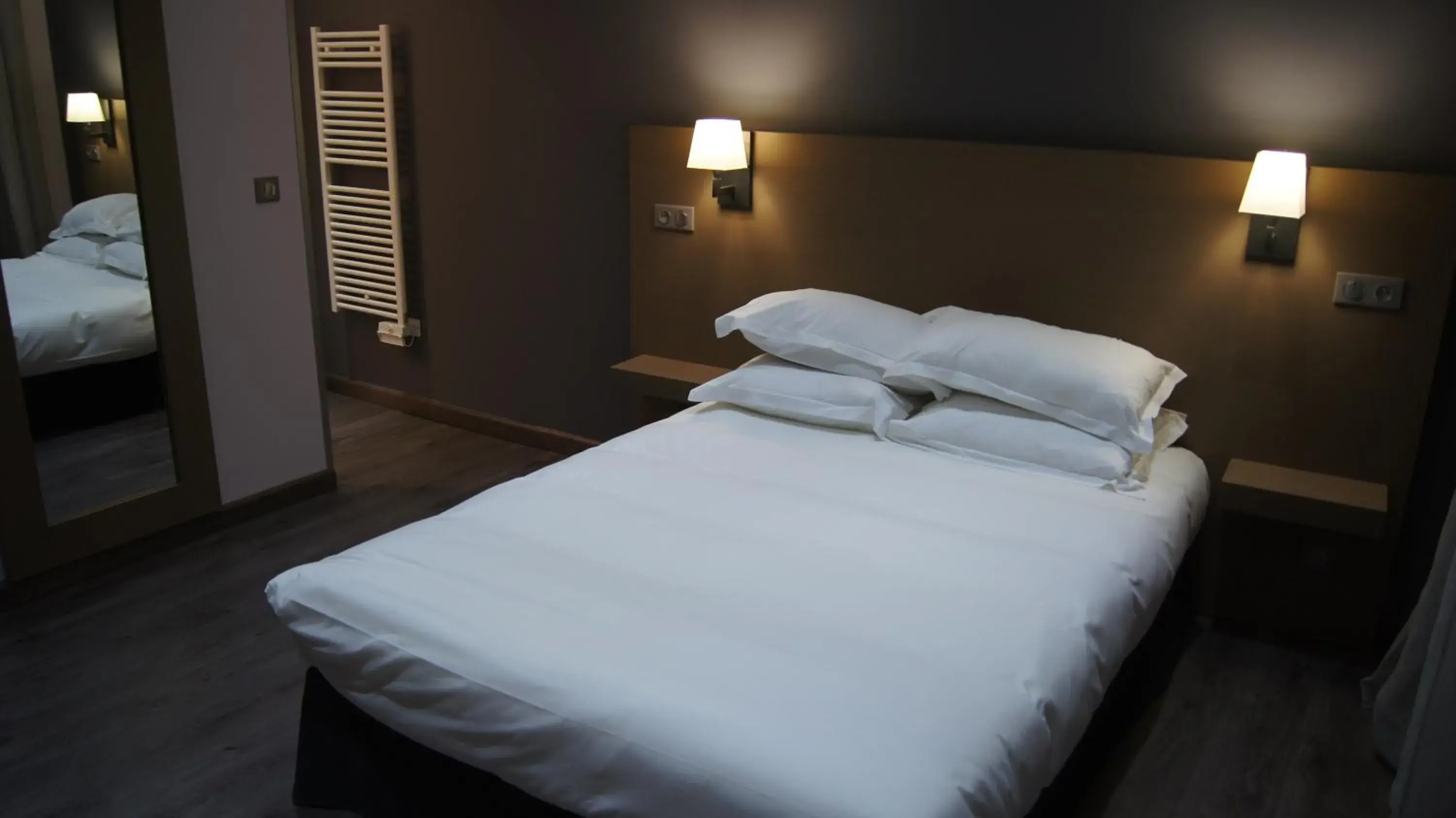 Double Room in Auberge du cheval blanc Double Room in Auberge du cheval blanc