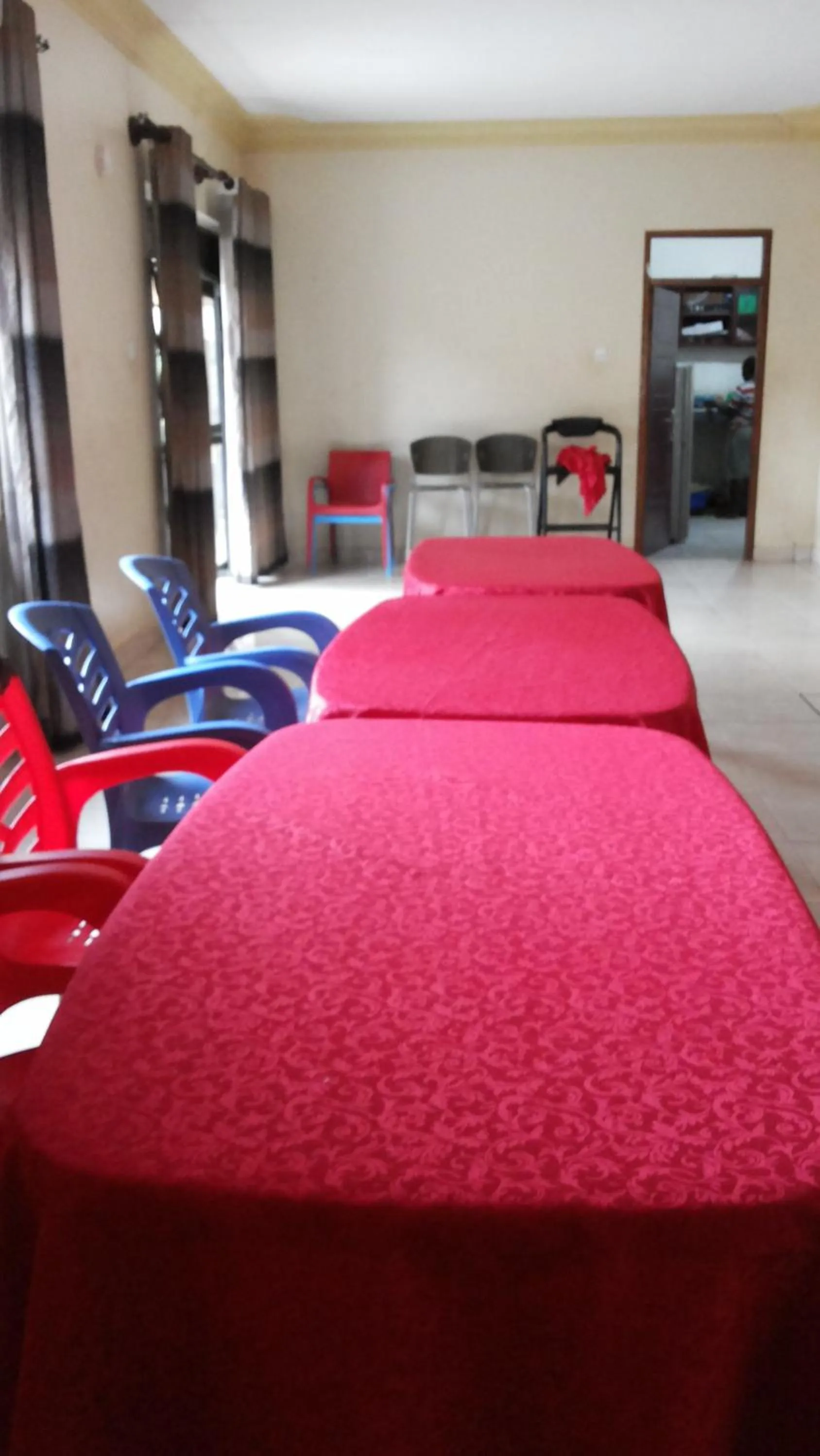 Restaurant/places to eat in Kalalo Cottage Inn