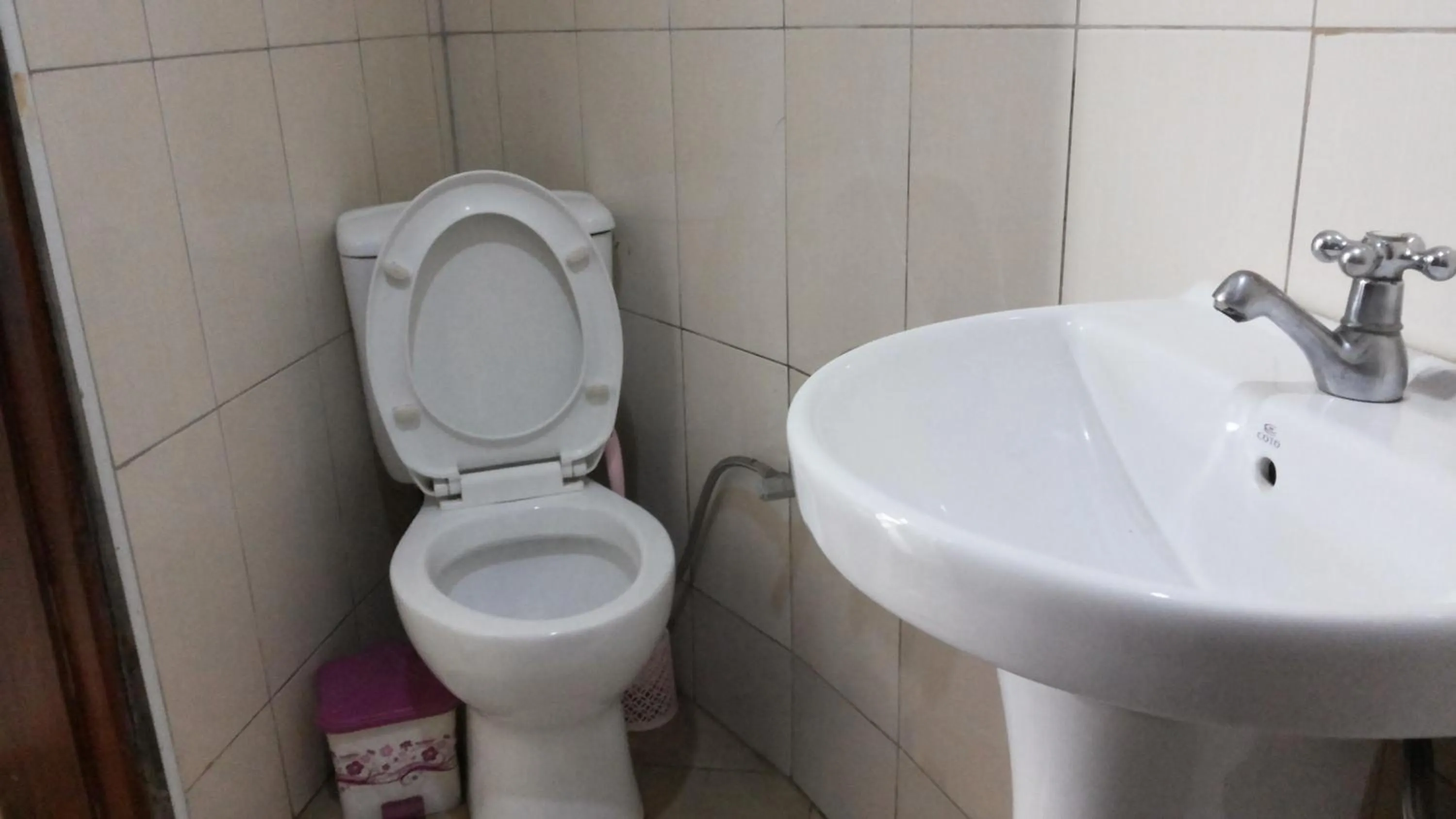 Bathroom in Kalalo Cottage Inn