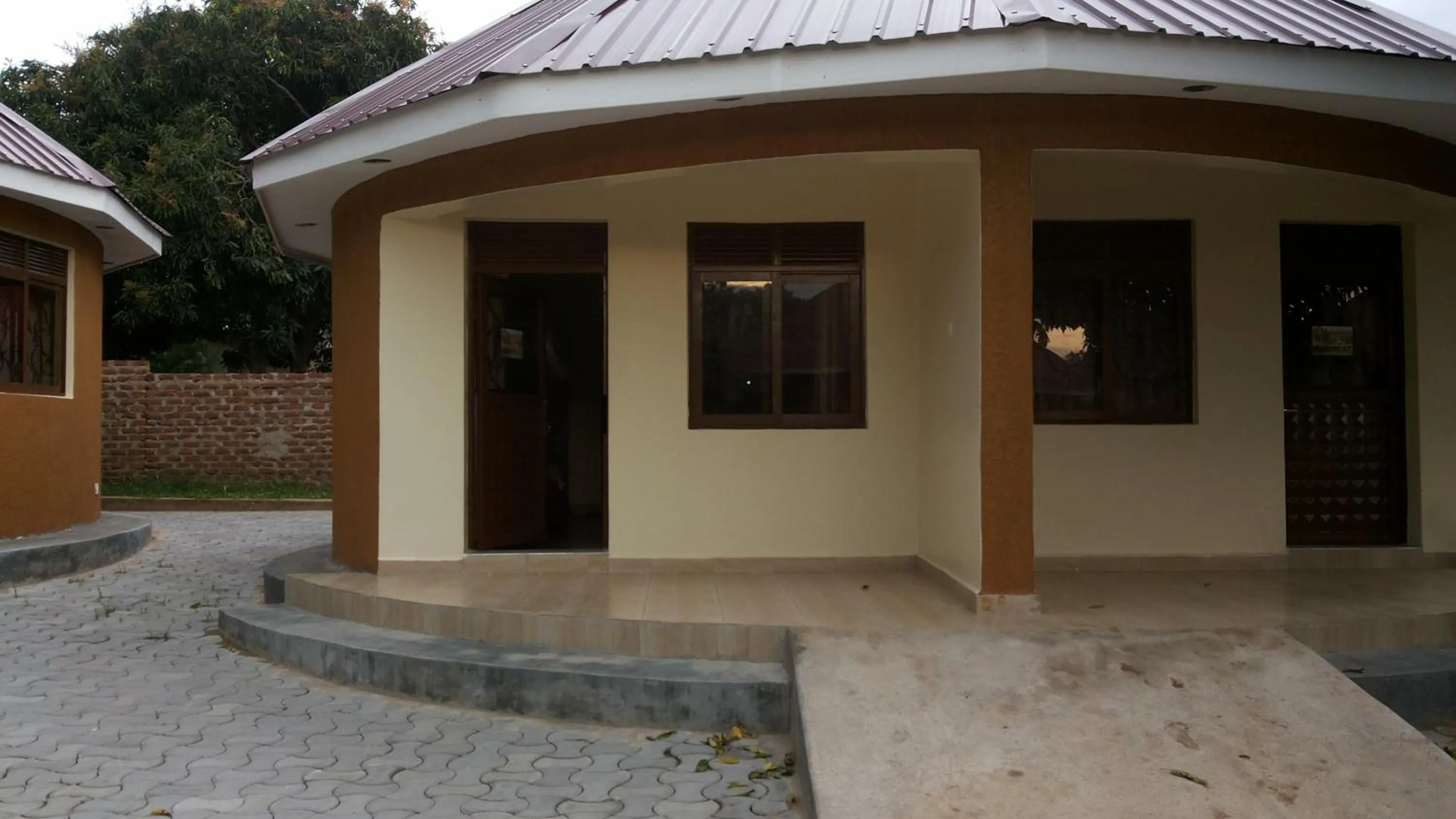 Property building in Kalalo Cottage Inn