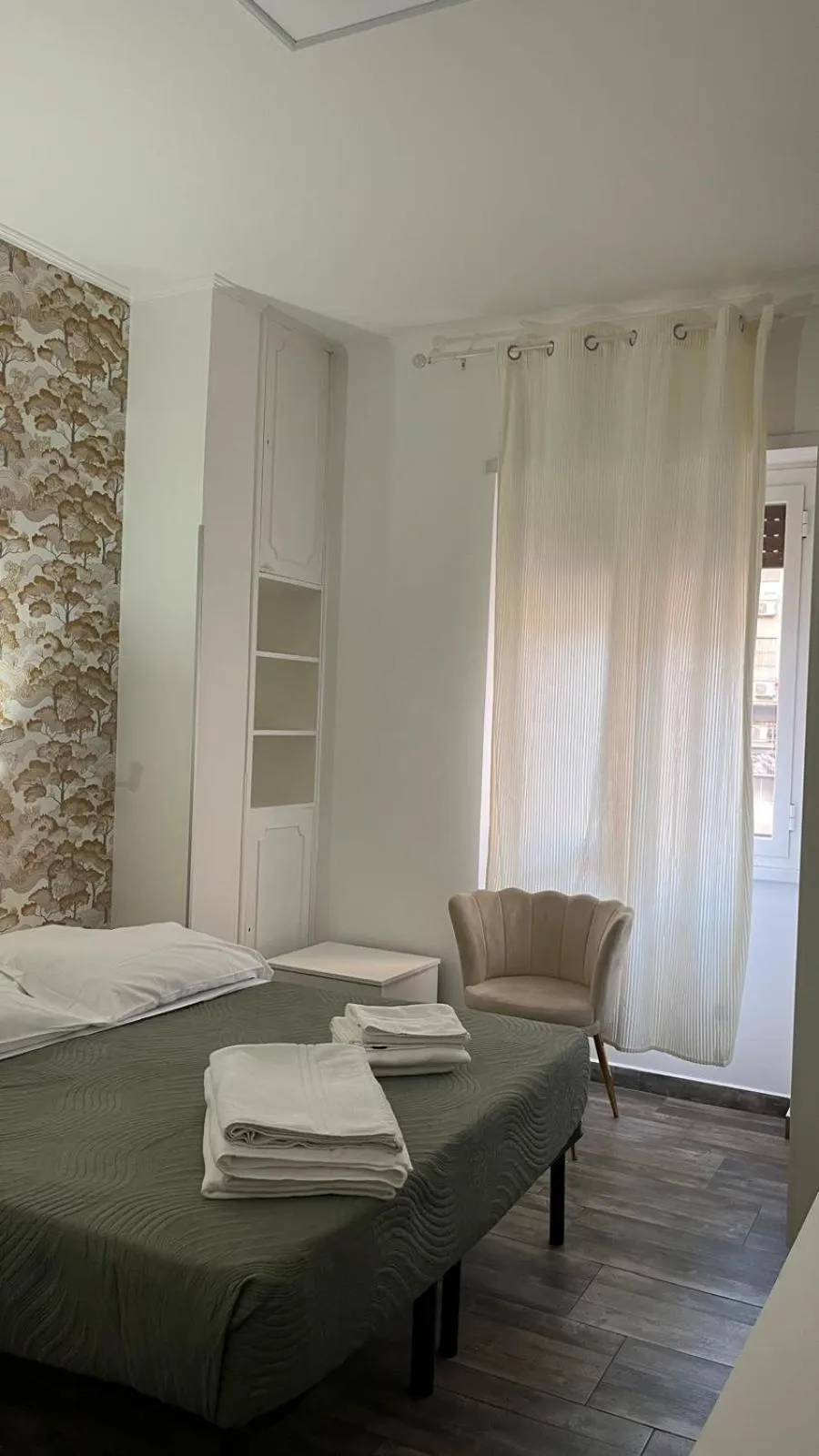 Bed in TIBURTINA INN GUEST HOUSE