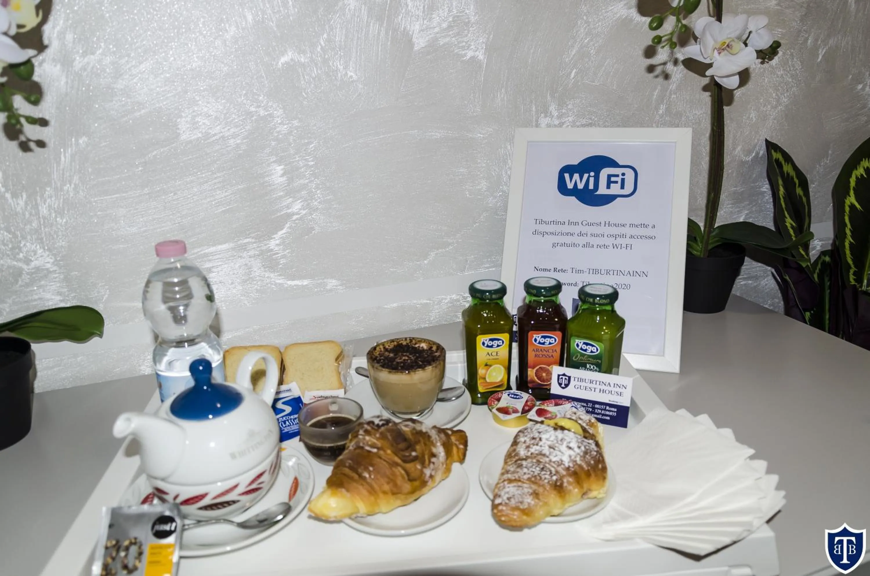 Breakfast in TIBURTINA INN GUEST HOUSE