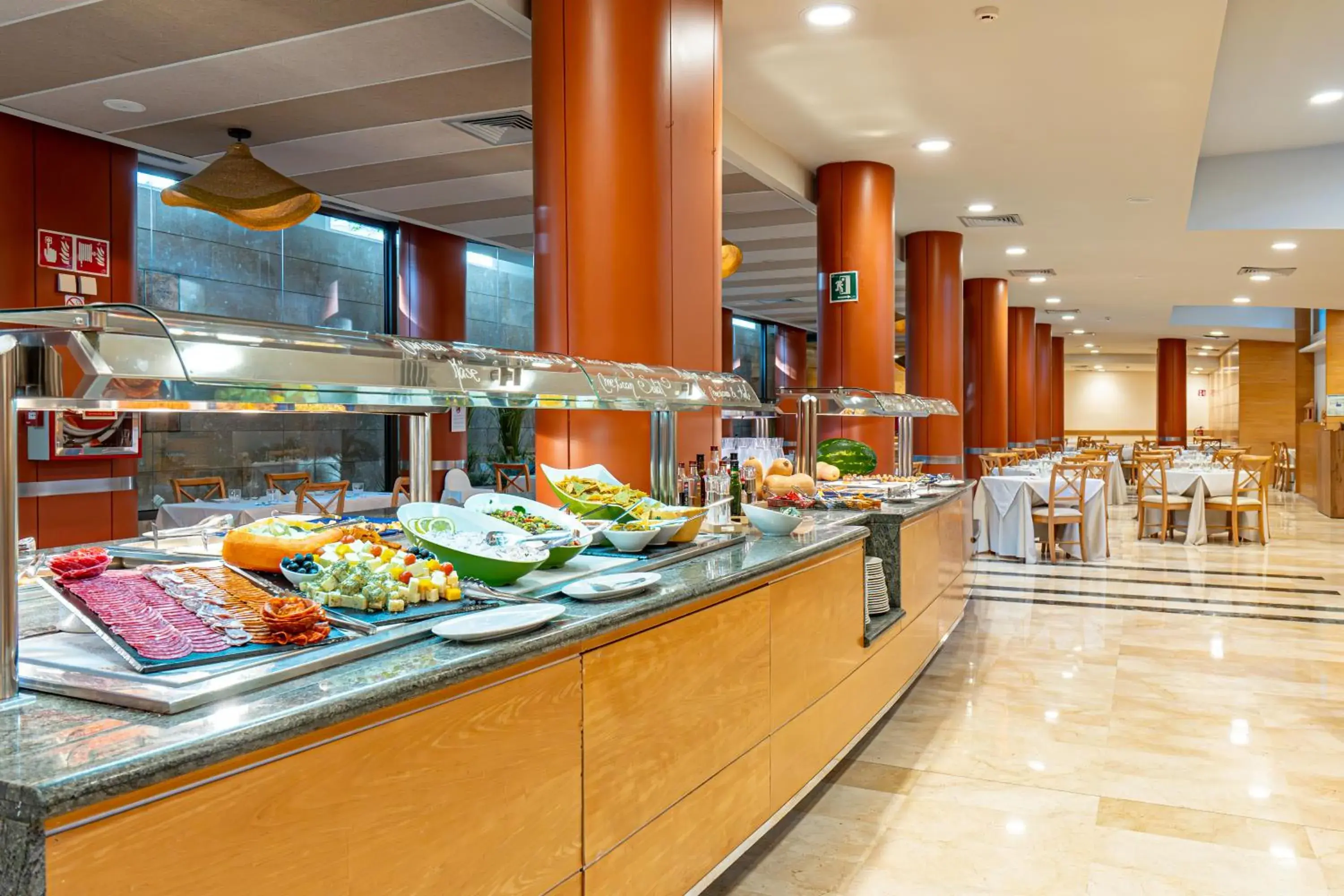 Food and drinks in Hotel Rosella affiliated by Intelier Food and drinks in Hotel Rosella affiliated by Intelier