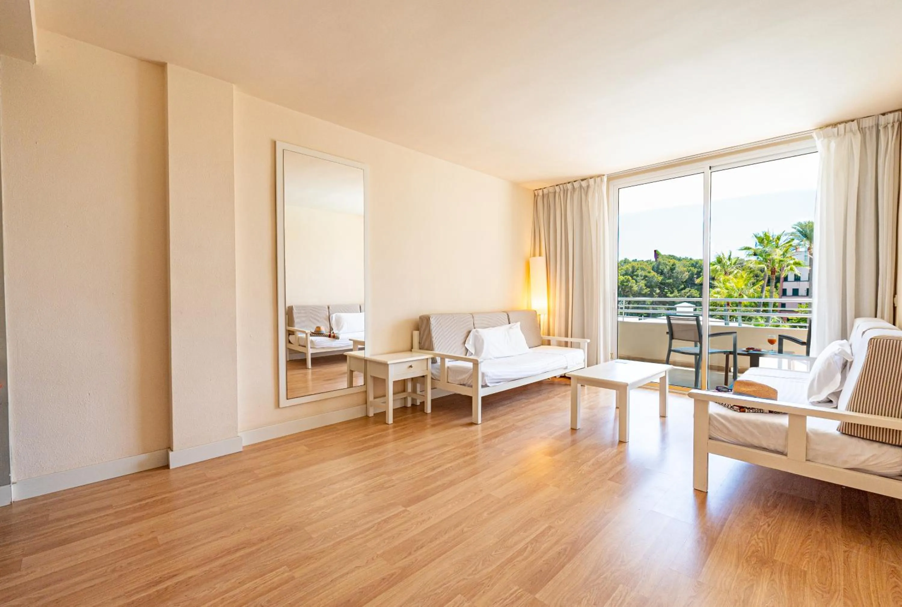 Living room in Hotel Rosella affiliated by Intelier