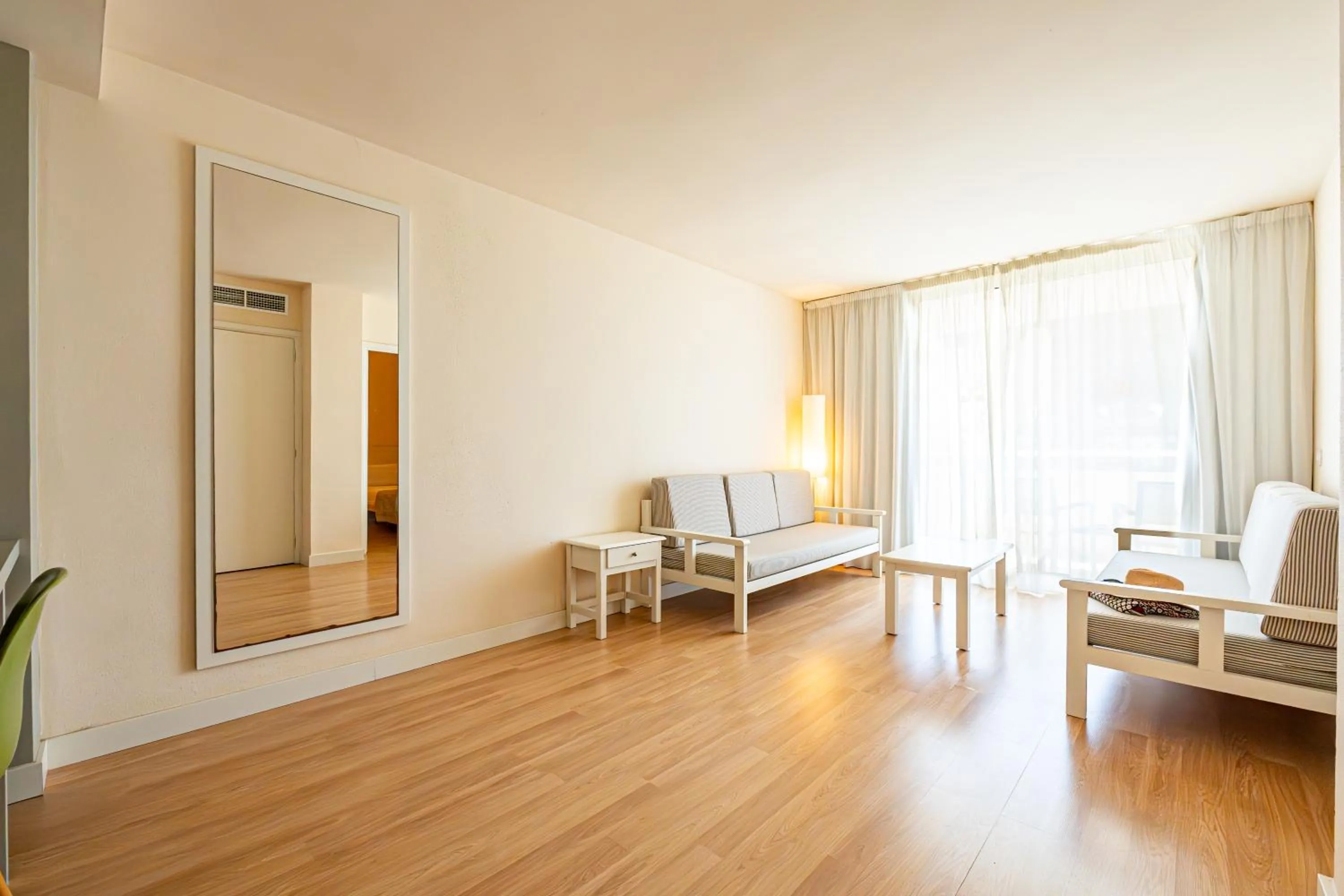Living room in Hotel Rosella affiliated by Intelier