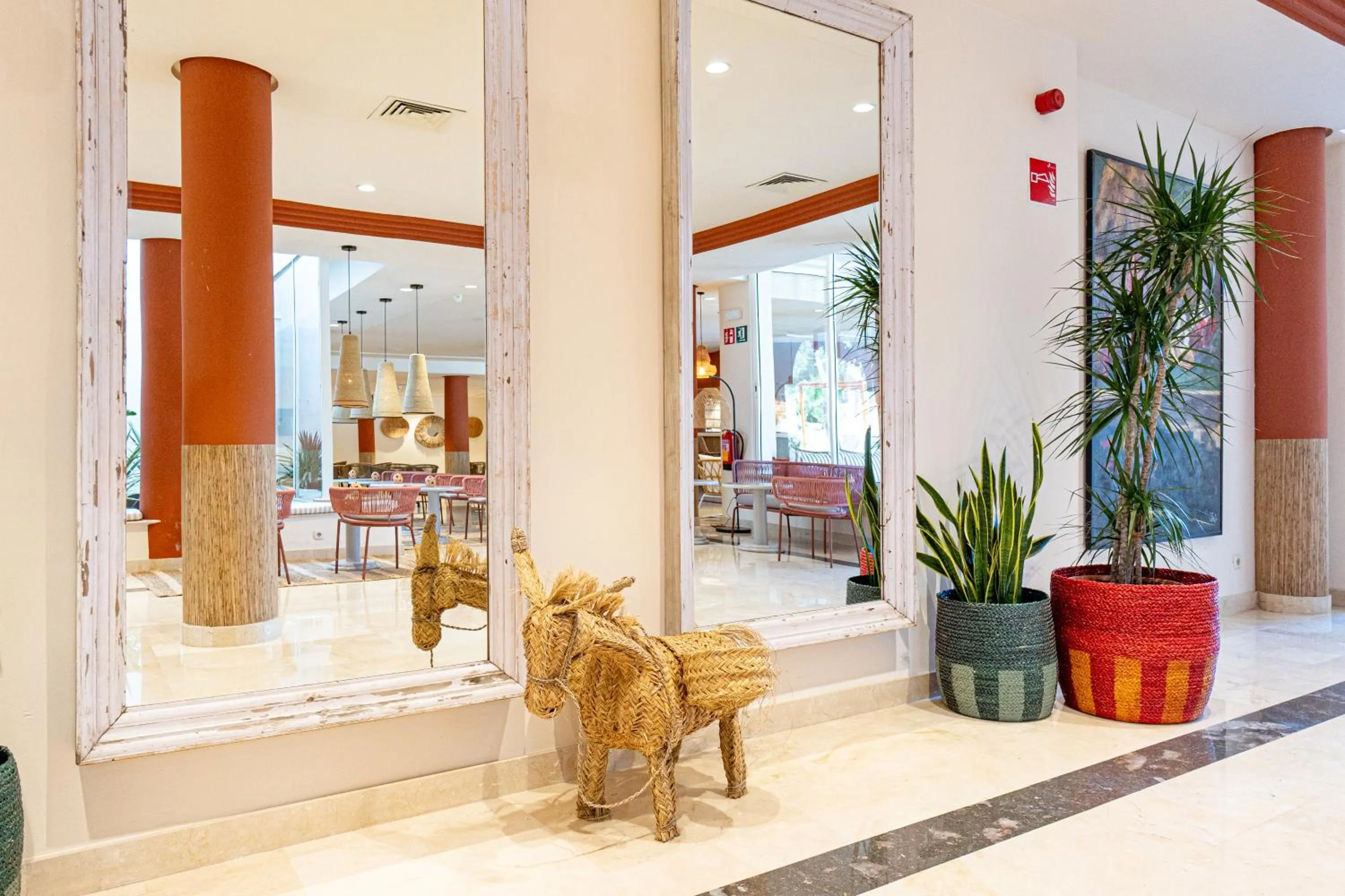 Lobby or reception in Hotel Rosella affiliated by Intelier