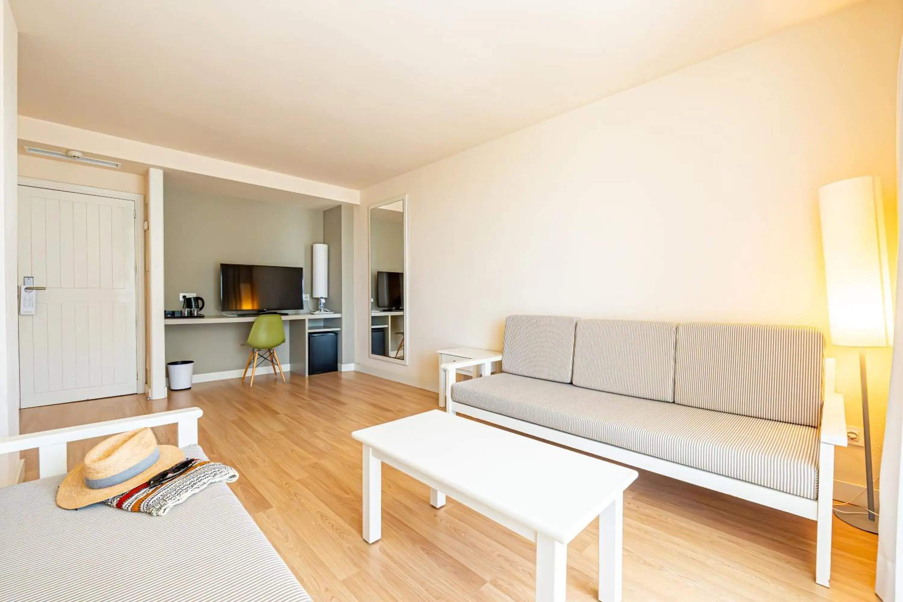 Living room in Hotel Rosella affiliated by Intelier Living room in Hotel Rosella affiliated by Intelier