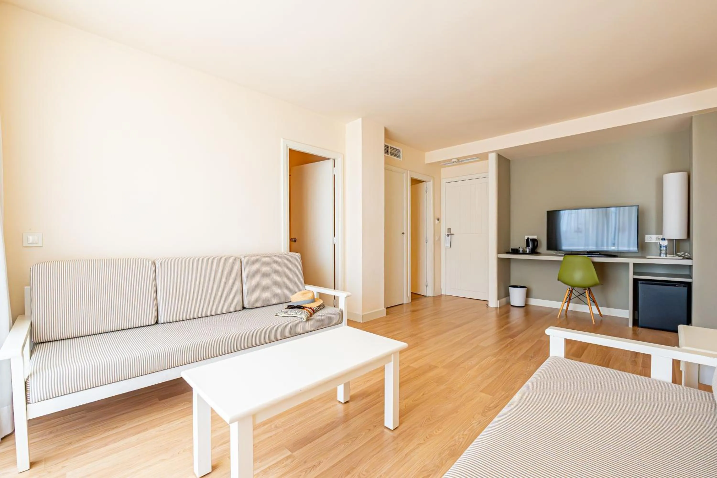 Living room in Hotel Rosella affiliated by Intelier