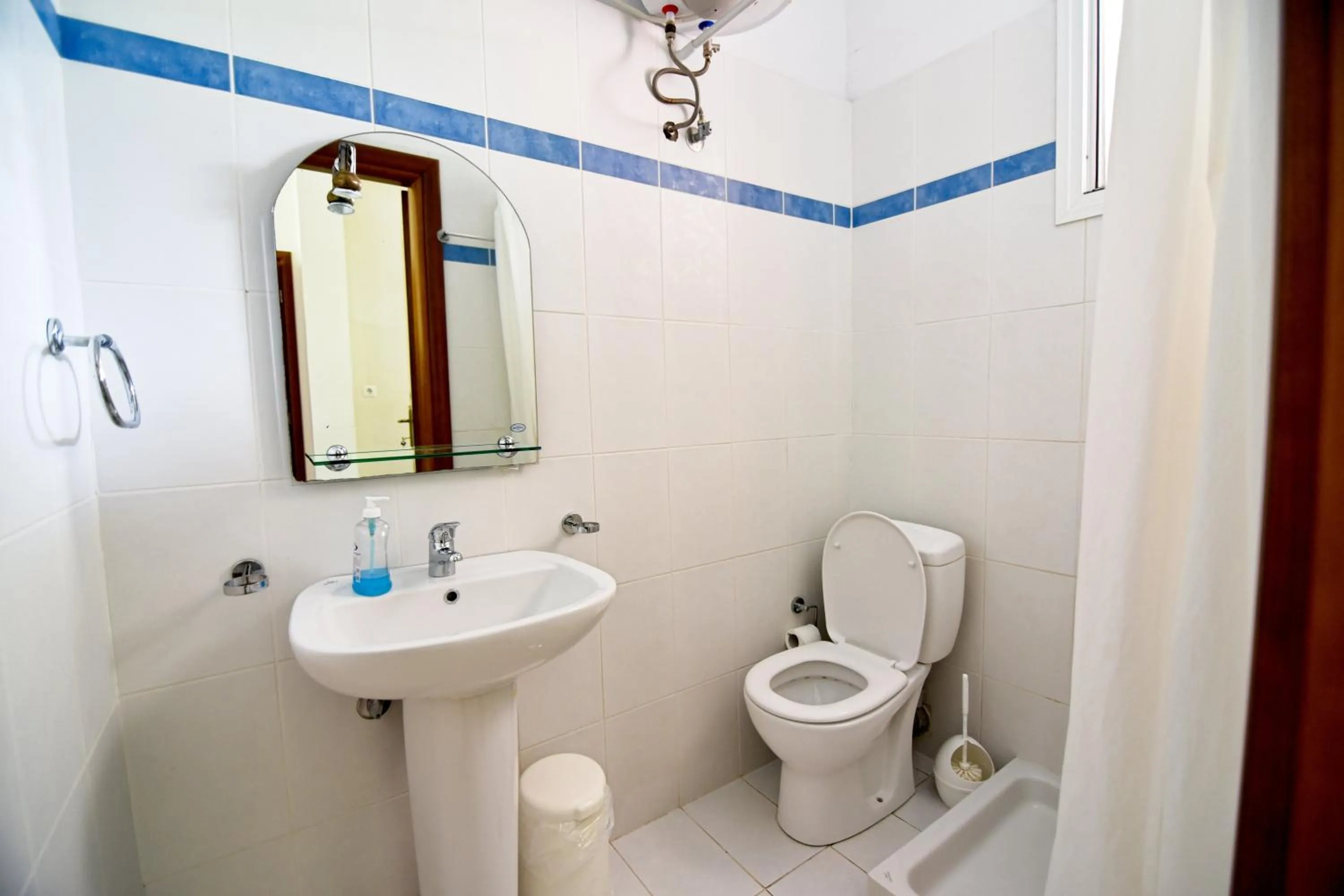 Bathroom in Tsertos Apartments