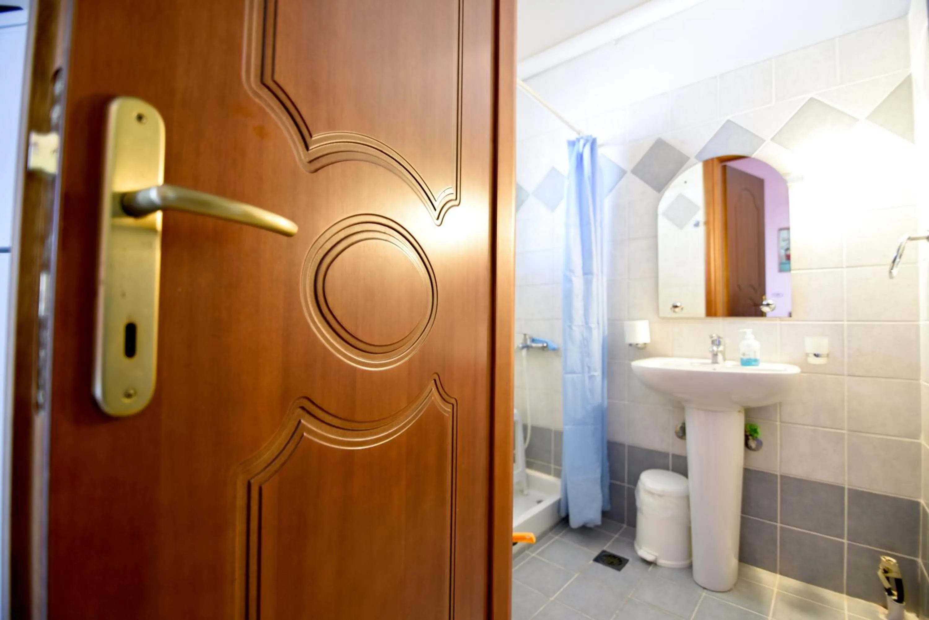Bathroom in Tsertos Apartments