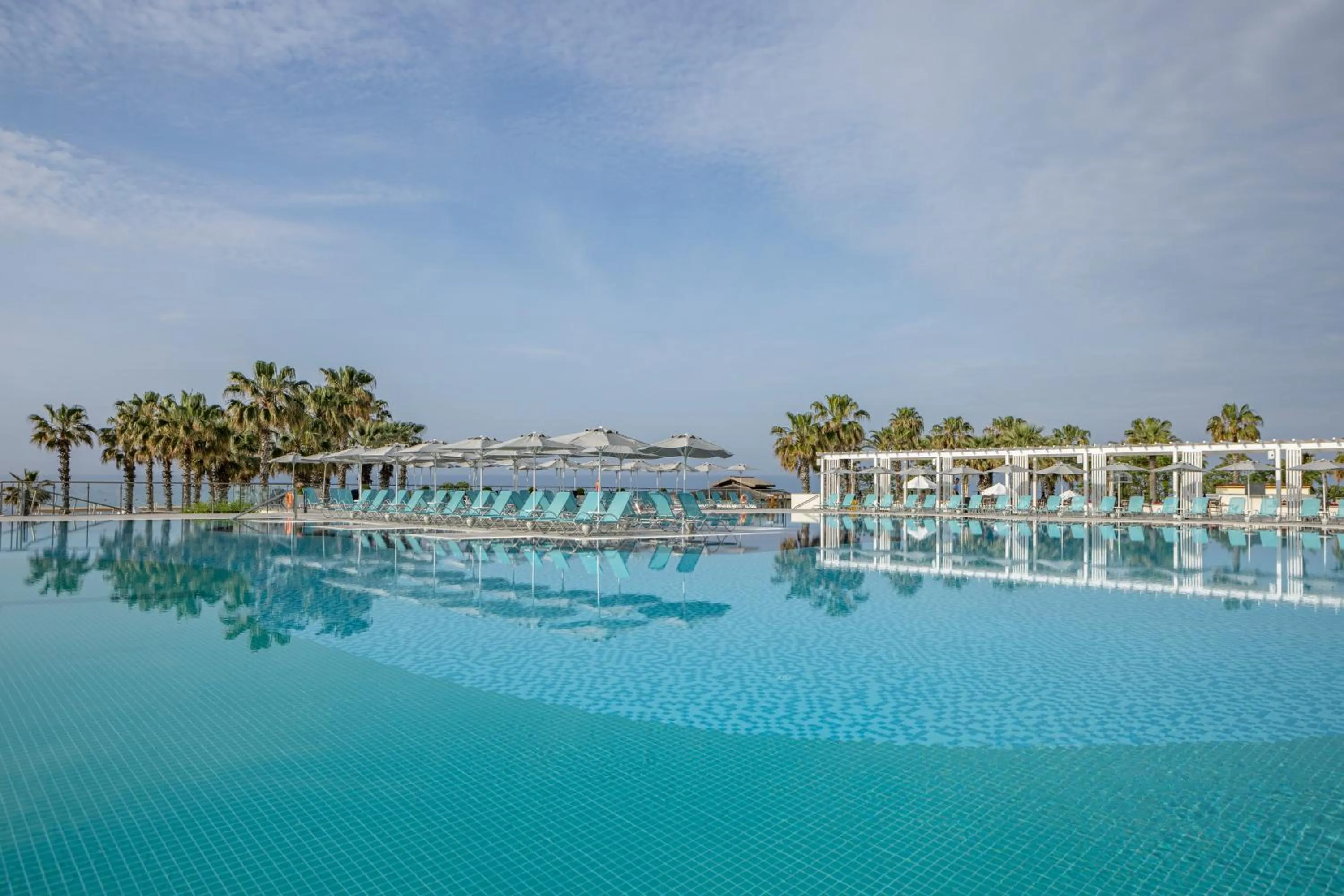 Swimming pool in Arcanus Hotels Sorgun - Ultra All Inclusive